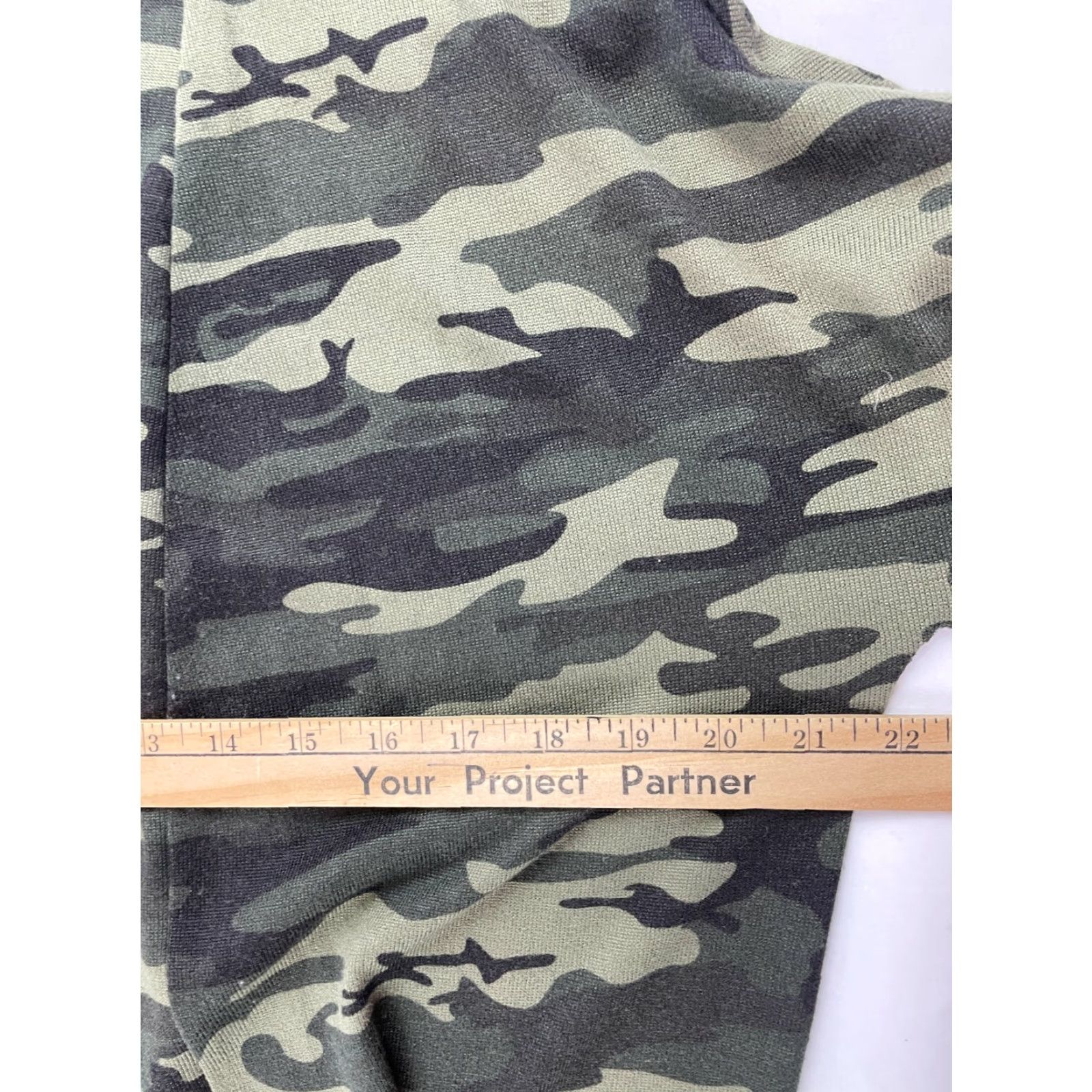Sanctuary Sanctuary Sweater Cardigan Women’s Size S MultiCam Camouflage Long Sleeve Knit Polyester Spandex Breathable Modern Outdoor Shirt? Size S / US 4 / IT 40 - 5 Thumbnail
