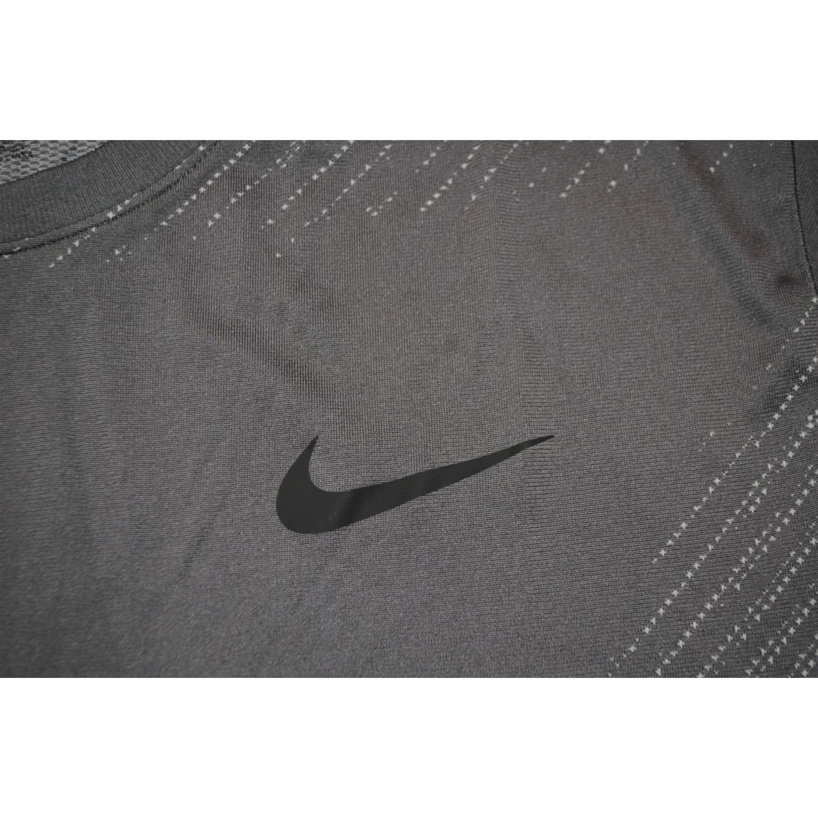 Nike NIKE DRI-FIT SEAMLESS SS TOP MEN'S GRAY TRAINING DM5509-068 LARGE TOP Size US L / EU 52-54 / 3 - 2 Thumbnail