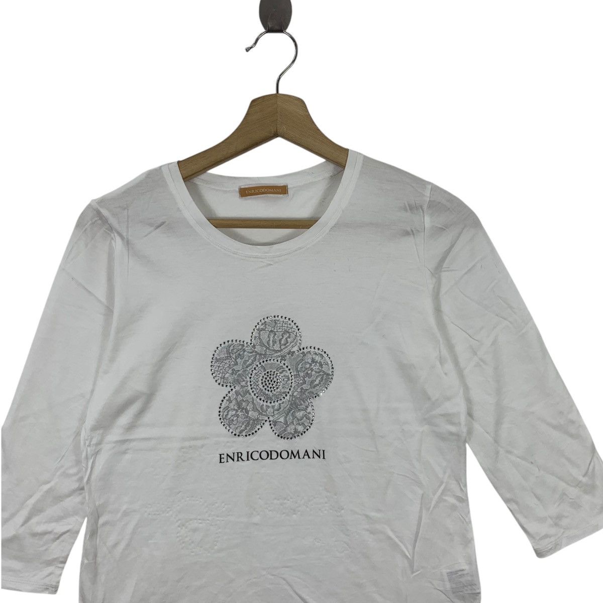 Vintage ENRICO DOMANI JAPAN Bling Embossed Floral Logo Tee Shirt Size XS / US 0-2 / IT 36-38 - 2 Thumbnail