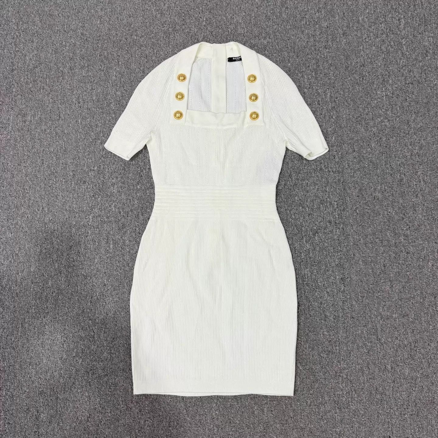 Balmain Balmain Gold Button Knit Dress 36 Mint Size XS / US 0-2 / IT 36-38 - 1 Thumbnail