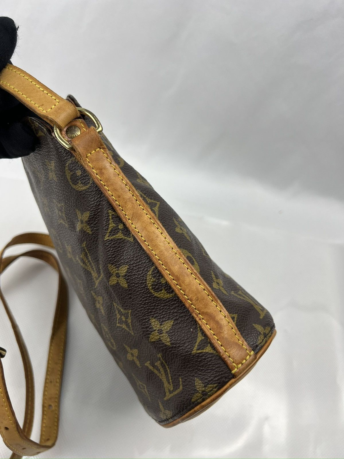 Louis Vuitton Authentic Vintage Louis Vuitton DROUOT Crossbody Bag Size ONE SIZE - 9 Thumbnail