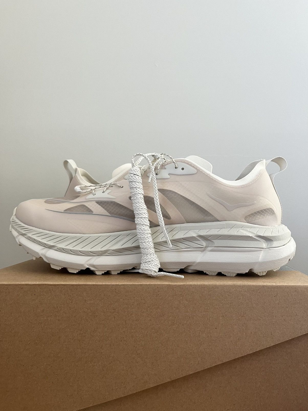 Hoka × Satisfy Hoka One One x Satisfy Mafate Speed 4 Lite Bone Size US 10.5 / EU 43-44 - 7 Thumbnail