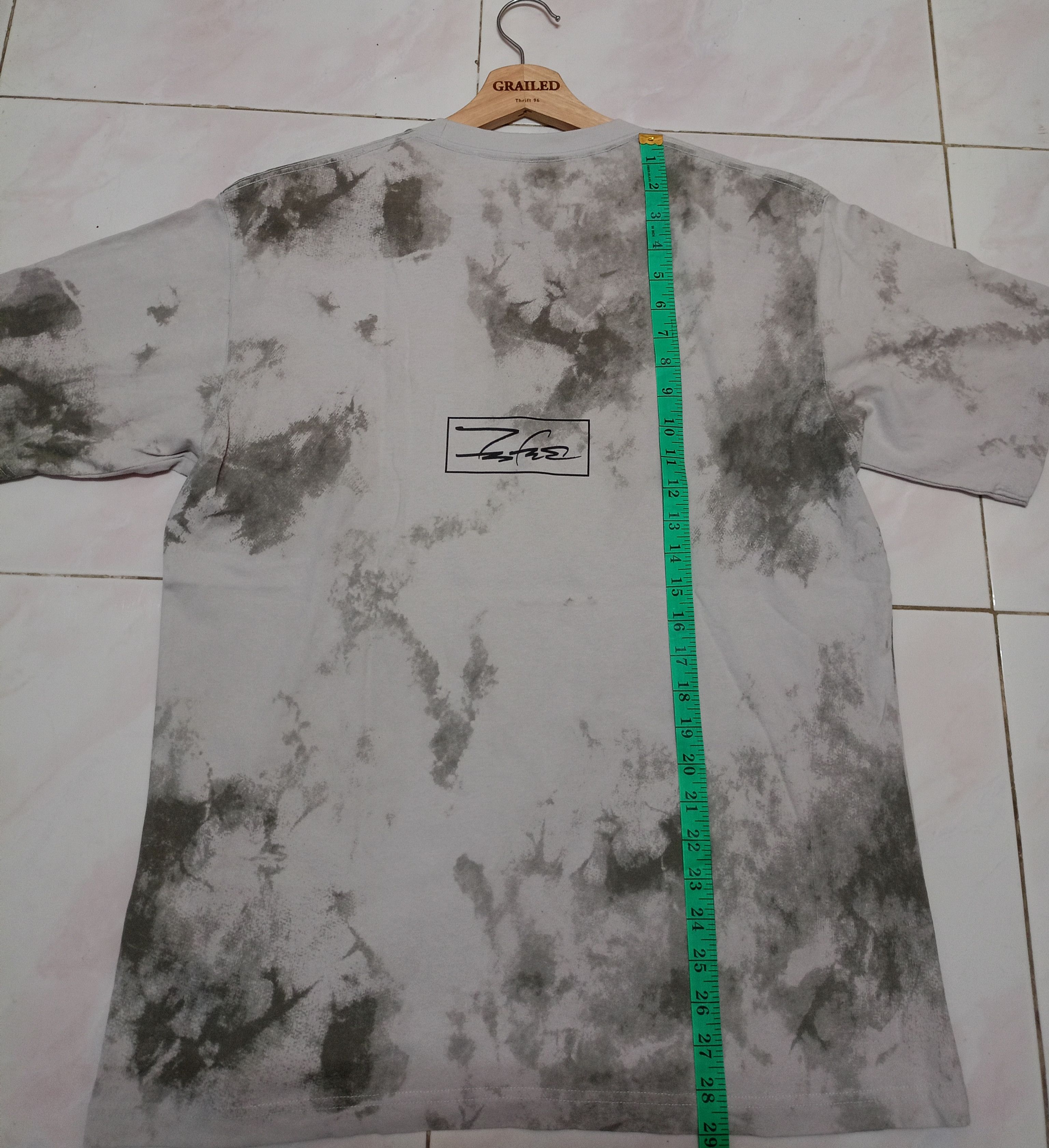 Futura × Uniqlo Uniqlo X Fatura x Japanese brand Size US L / EU 52-54 / 3 - 5 Thumbnail