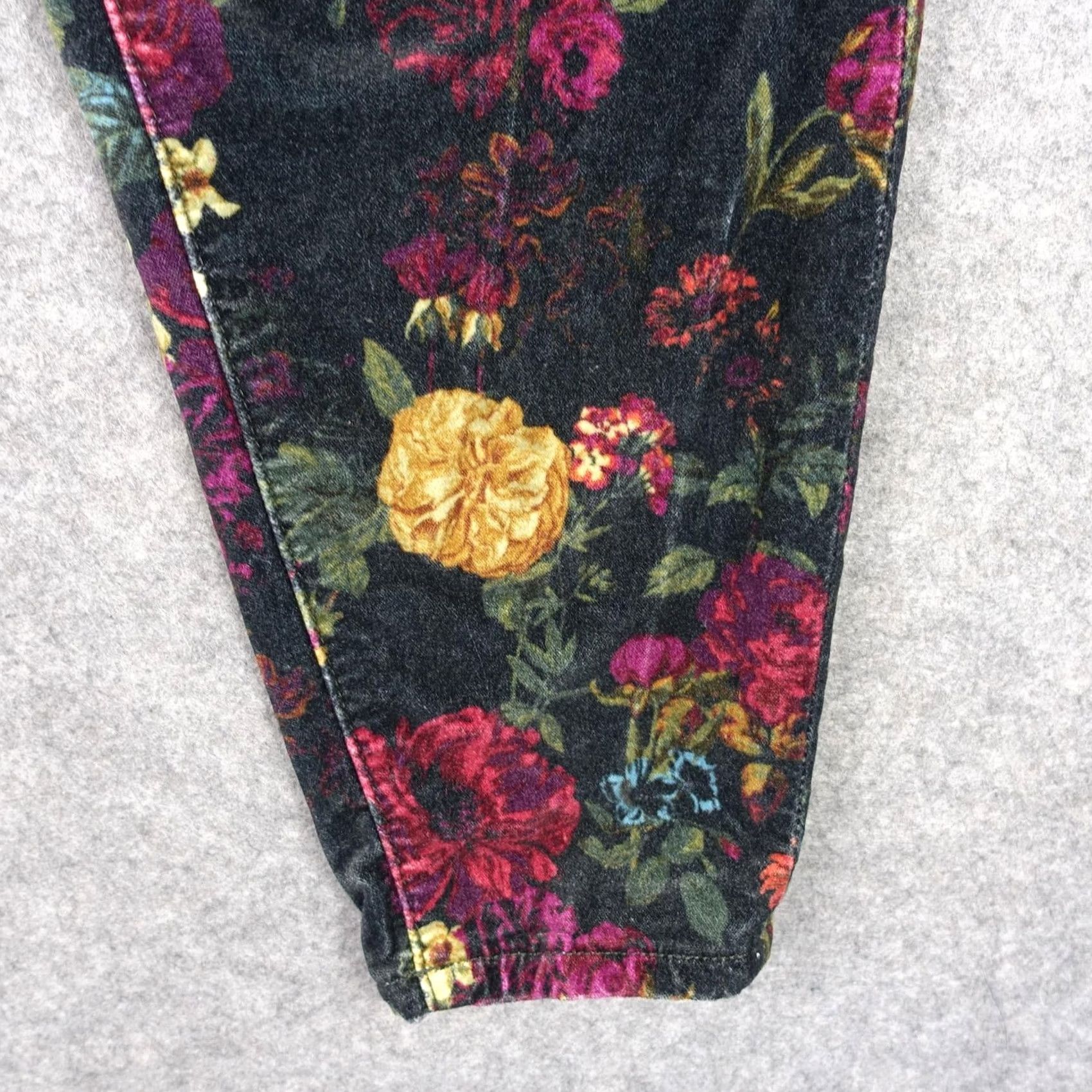 Vintage VINTAGE Pilcro Pants Womens 16W Black Floral Velour Velvet Tapered Cropped? Size 38" / US 16 / IT 52 - 4 Thumbnail
