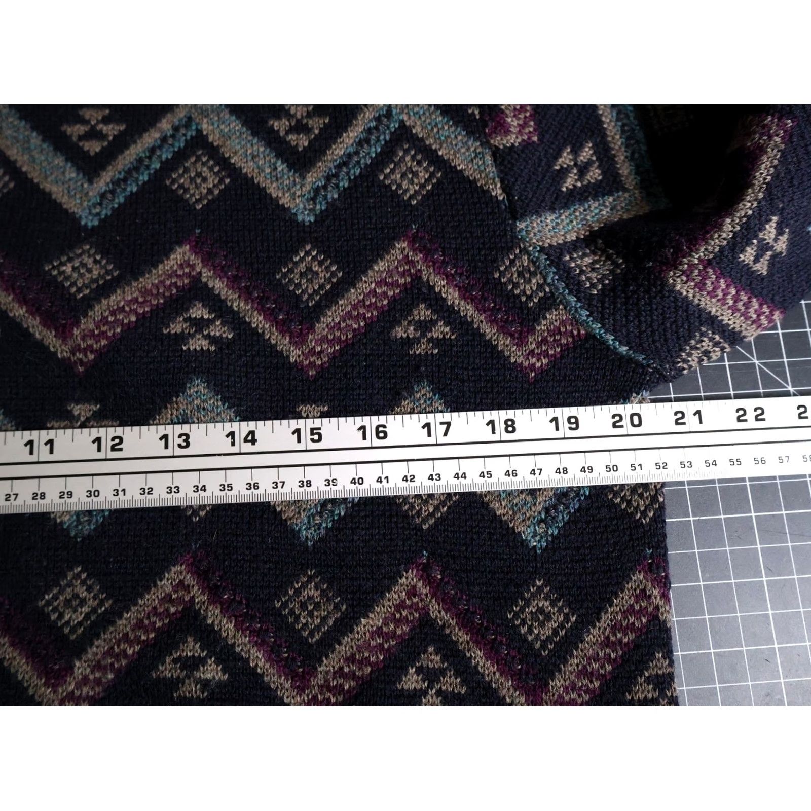 Vintage VINTAGE 90s Wool Blend Sweater Men's M Dark Blue Purple Geometric Italian Knit Pullover Crew Neck Knitwear, Regular Fit, Fall Winter Season, Mens Size US M / EU 48-50 / 2 - 6 Thumbnail