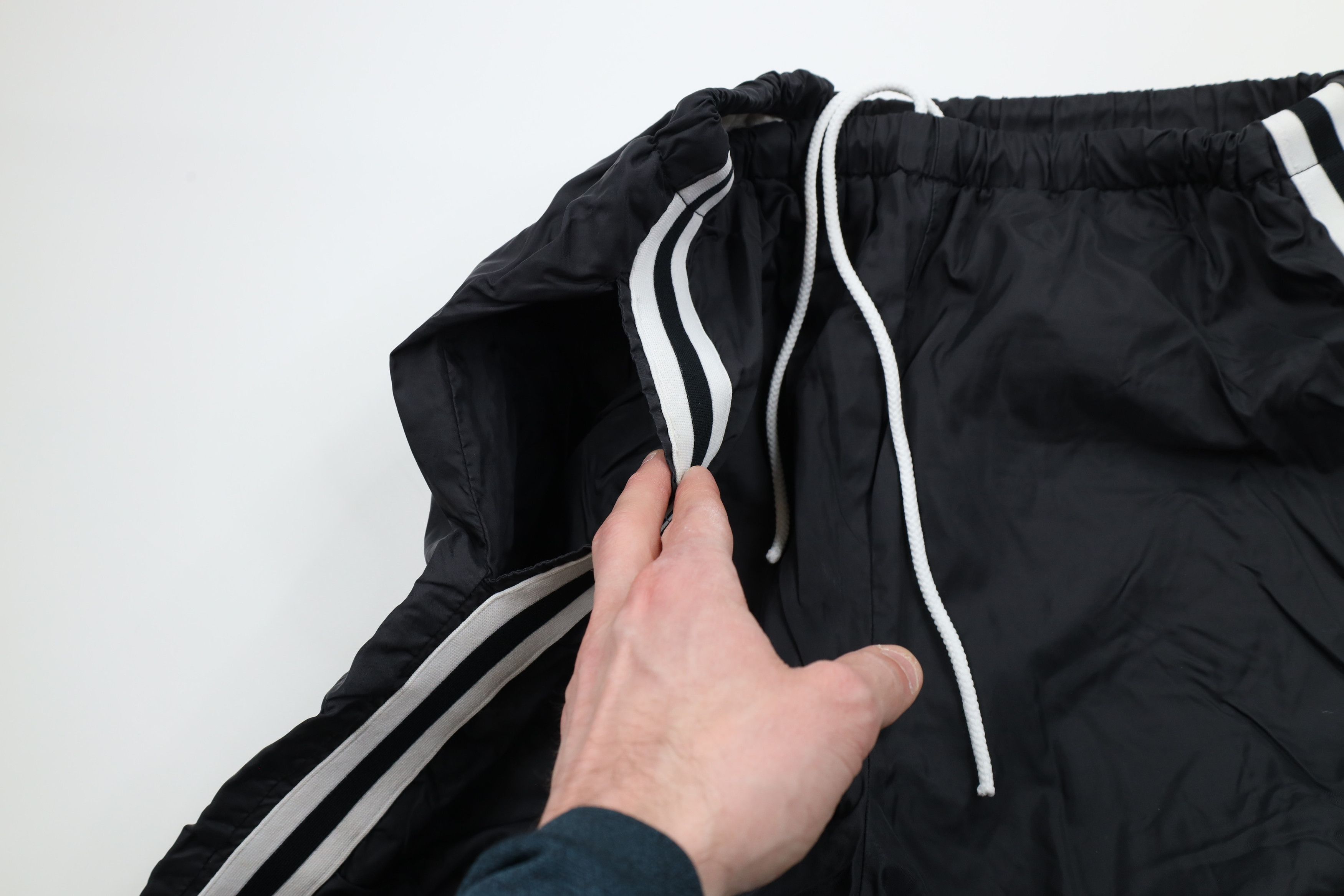 Vintage Vintage 90s Streetwear Striped Lined Joggers Pants Black Size US 34 / EU 50 - 8 Thumbnail