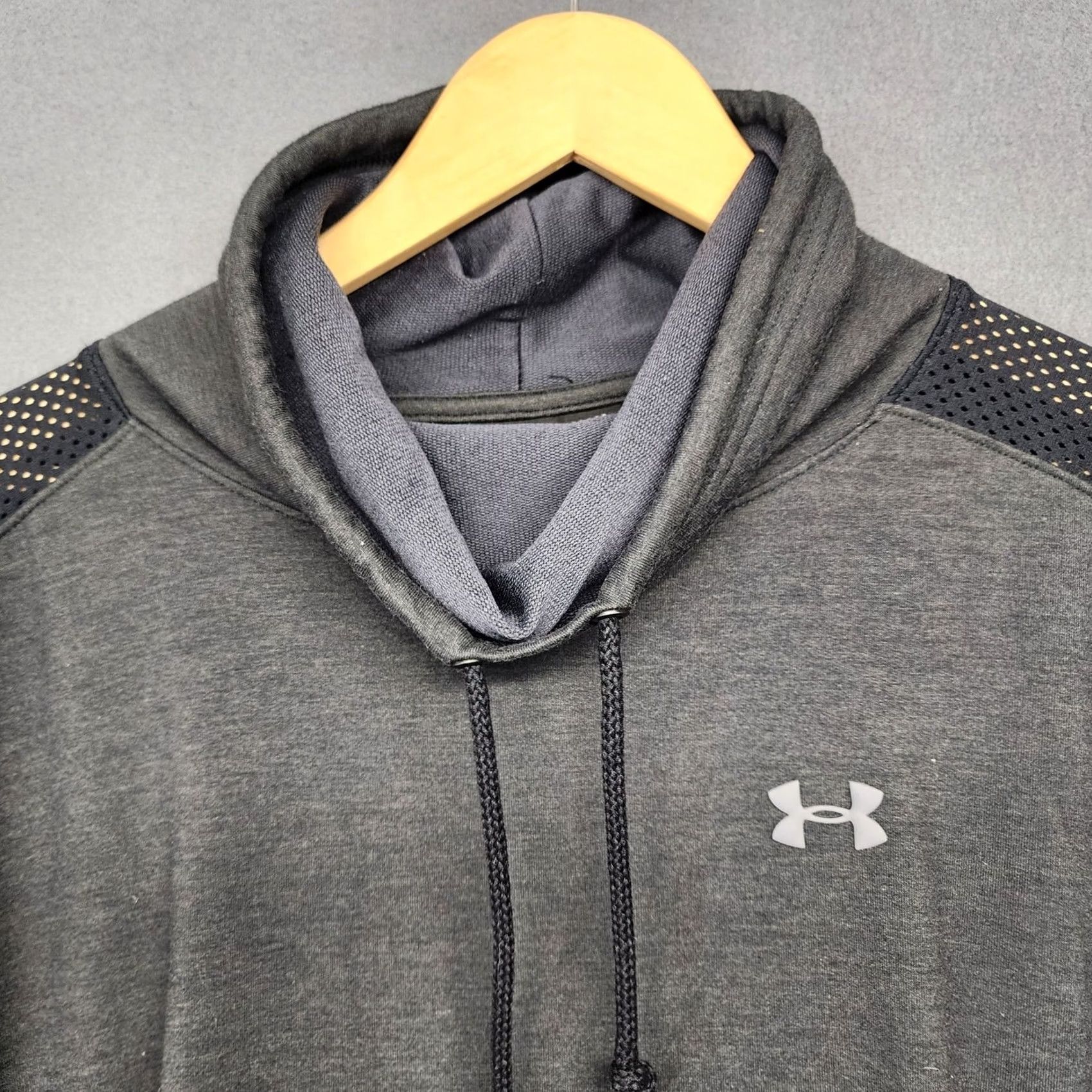 Under Armour Under Armour Womens Featherweight Fleece Funnel Neck Pullover Medium Cowl Neck Gray M Pullover Womens Medium Gray Cowl Neck Featherweight Fleece Size M / US 6-8 / IT 42-44 - 7 Thumbnail