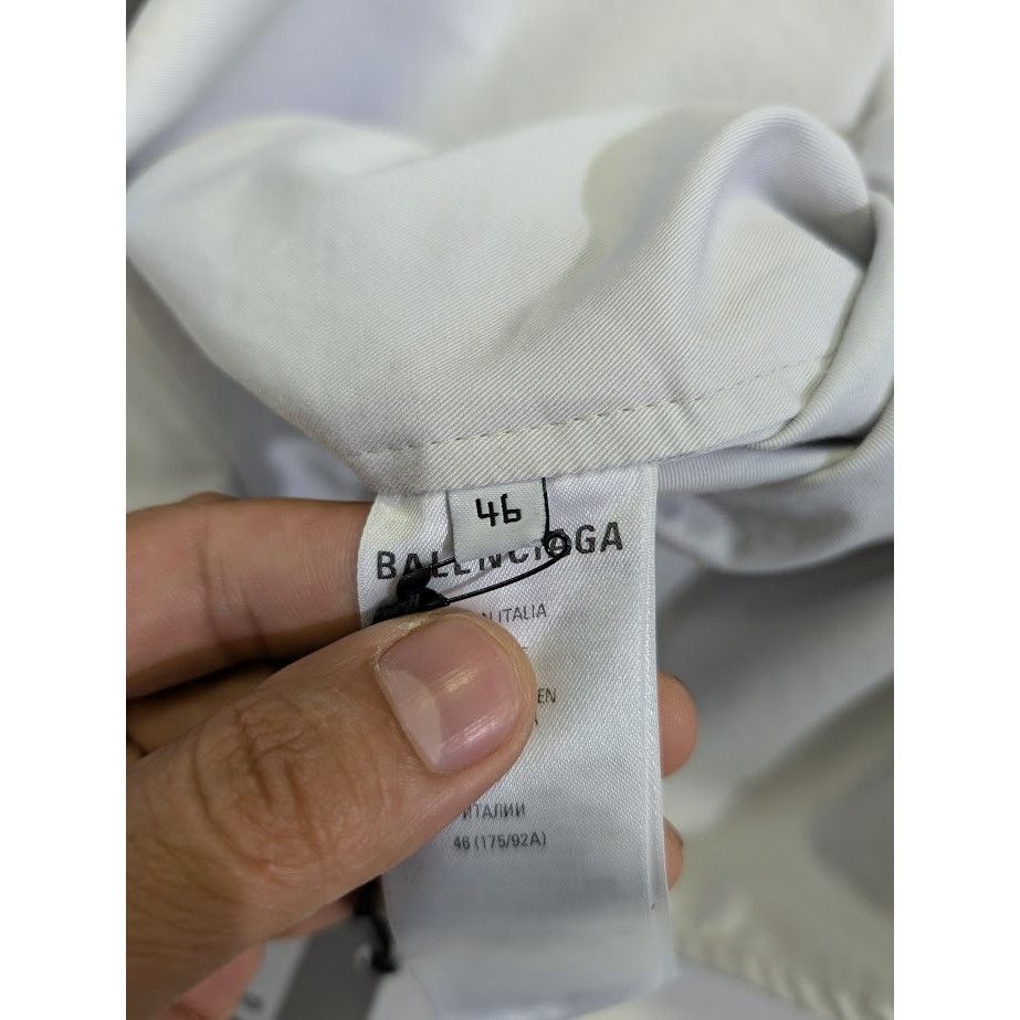 Balenciaga o1rshd1 Padded Shirt Cotton Twill in Dirty White Size US S / EU 44-46 / 1 - 15 Thumbnail
