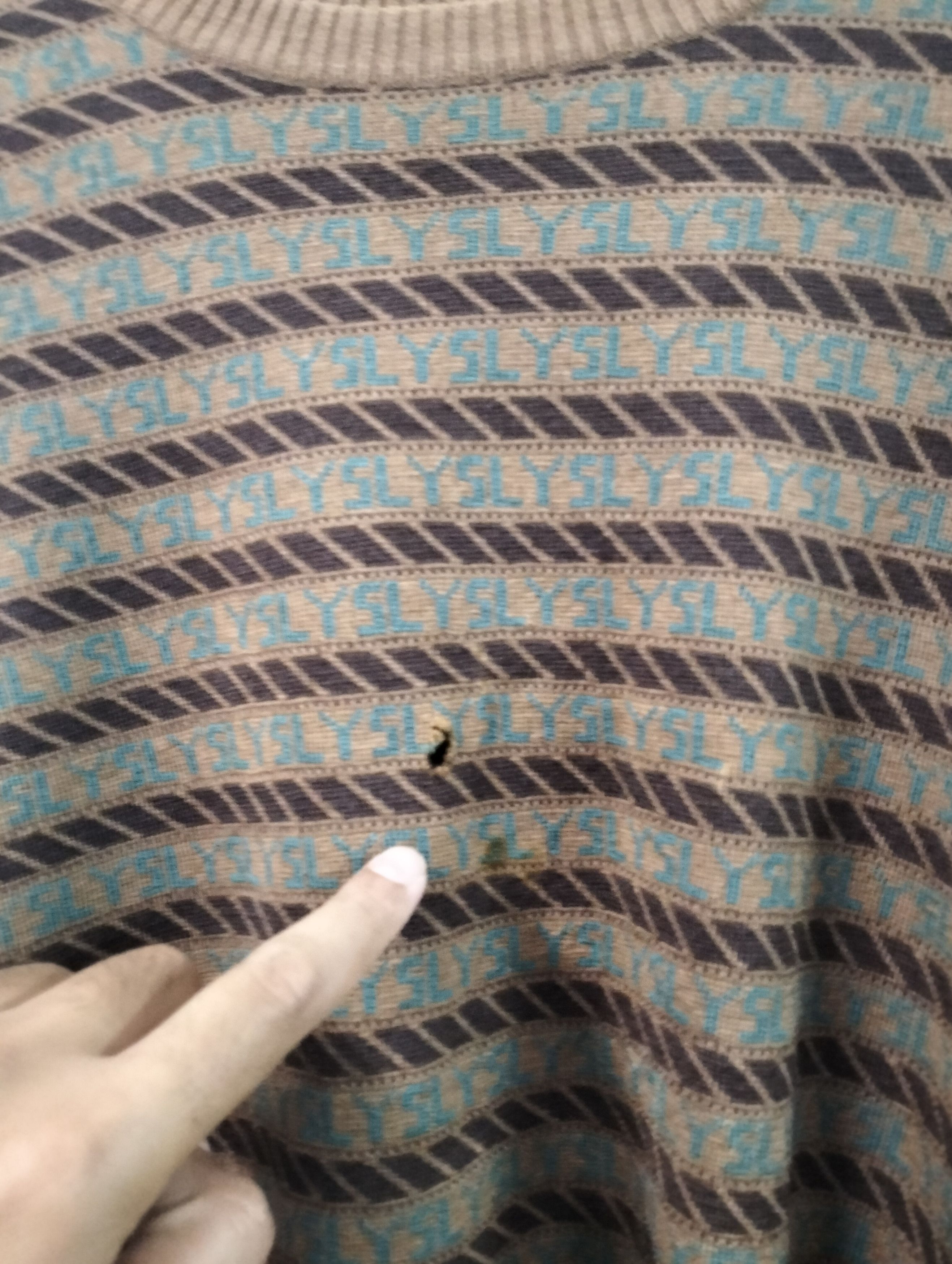 Vintage Vintage Yves Saint Laurent YSL Monogram sweater Size US M / EU 48-50 / 2 - 9 Thumbnail