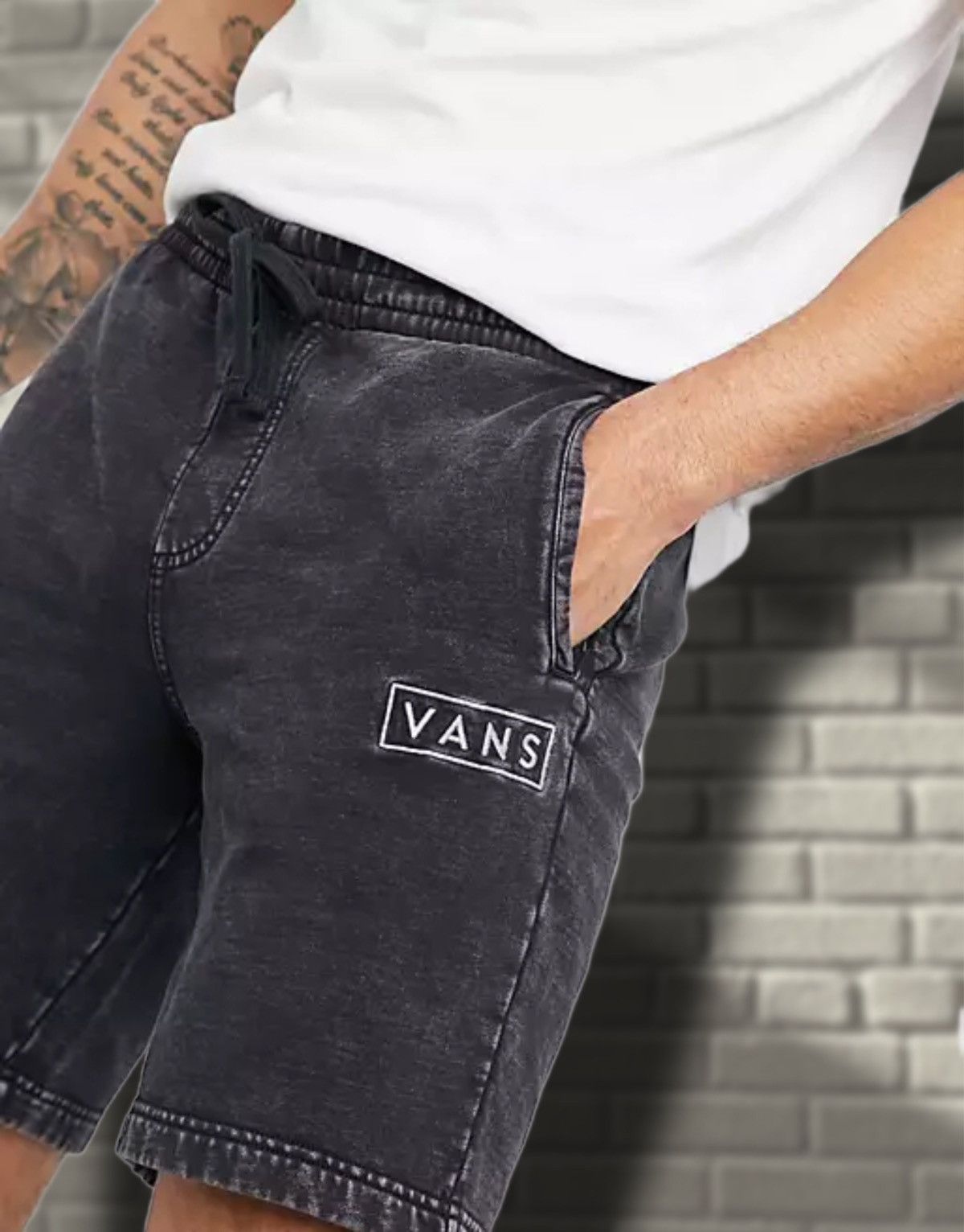 Vans Vans easy wash fleece shorts vintage wash black embroidered Size US 35 - 13 Thumbnail