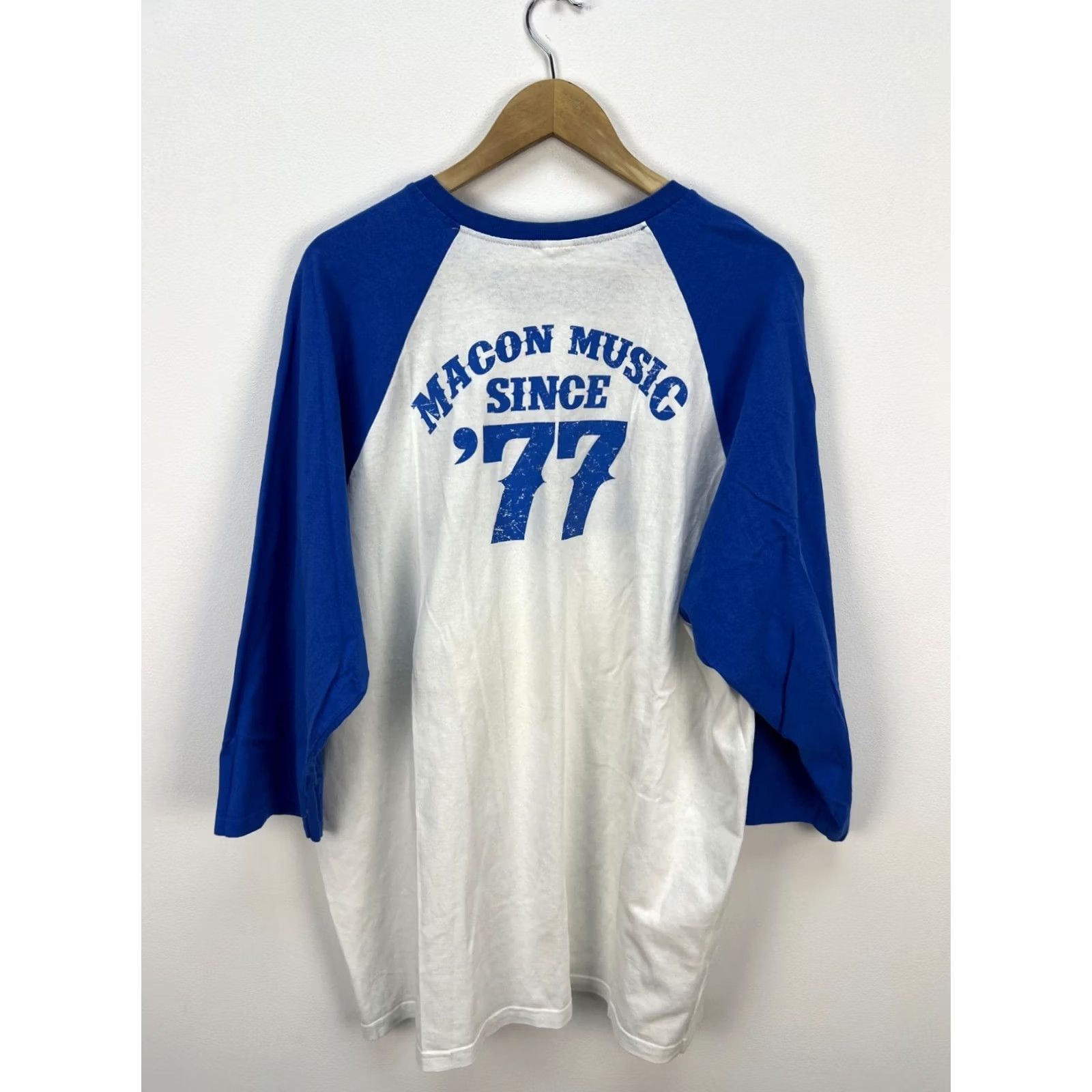Anvil Jason Aldean Macon Music Vintage Tee T-Shirt Anvil 2XL Mens White/Blue Crew Neck 3/4 Sleeve Cotton T-Shirt Music Vintage 90s Mens Size US XXL / EU 58 / 5 - 2 Thumbnail