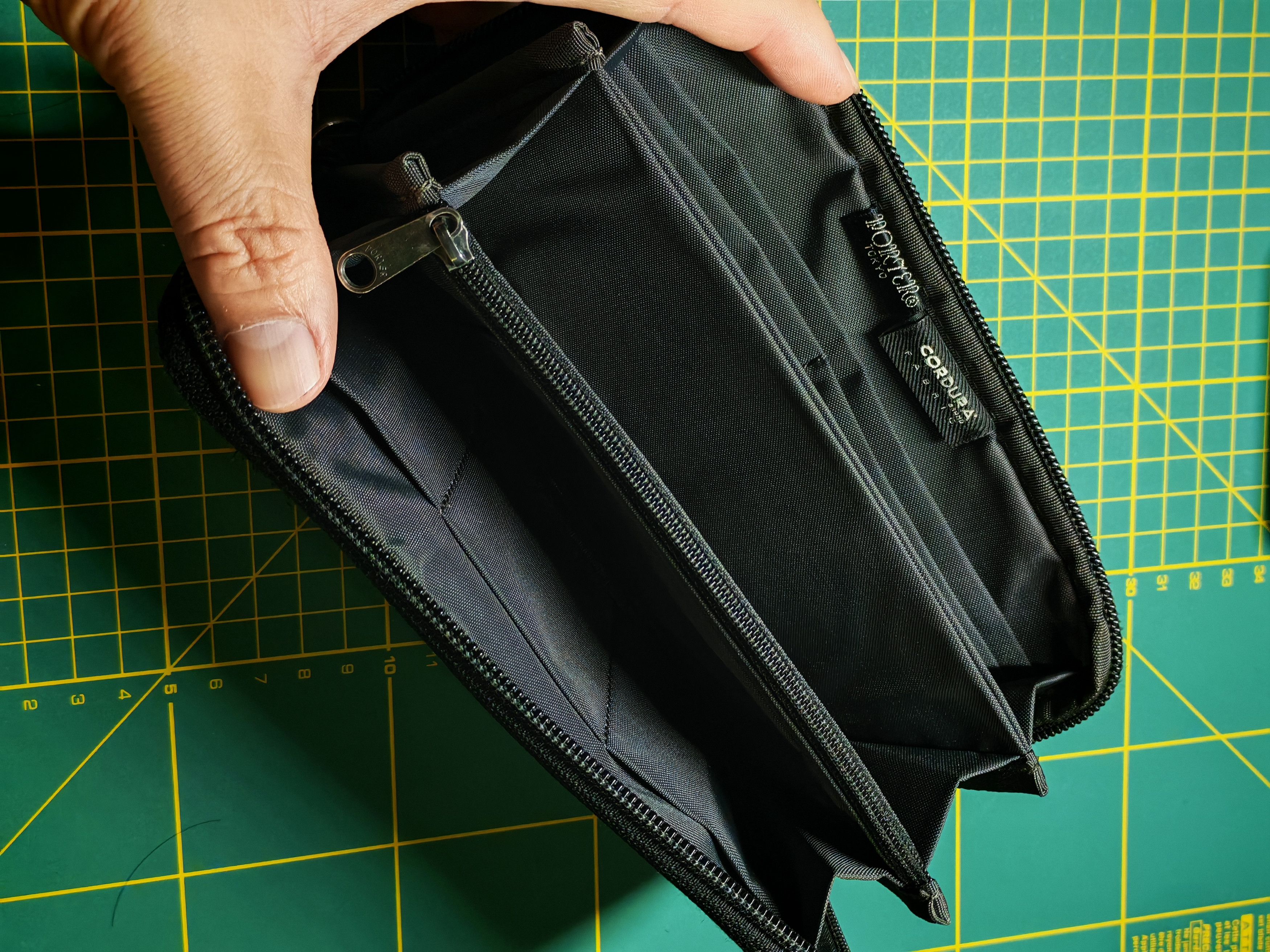 Porter Porter Yoshida & Co Porter Dill Travel Wallet Black Japan Size ONE SIZE - 4 Thumbnail