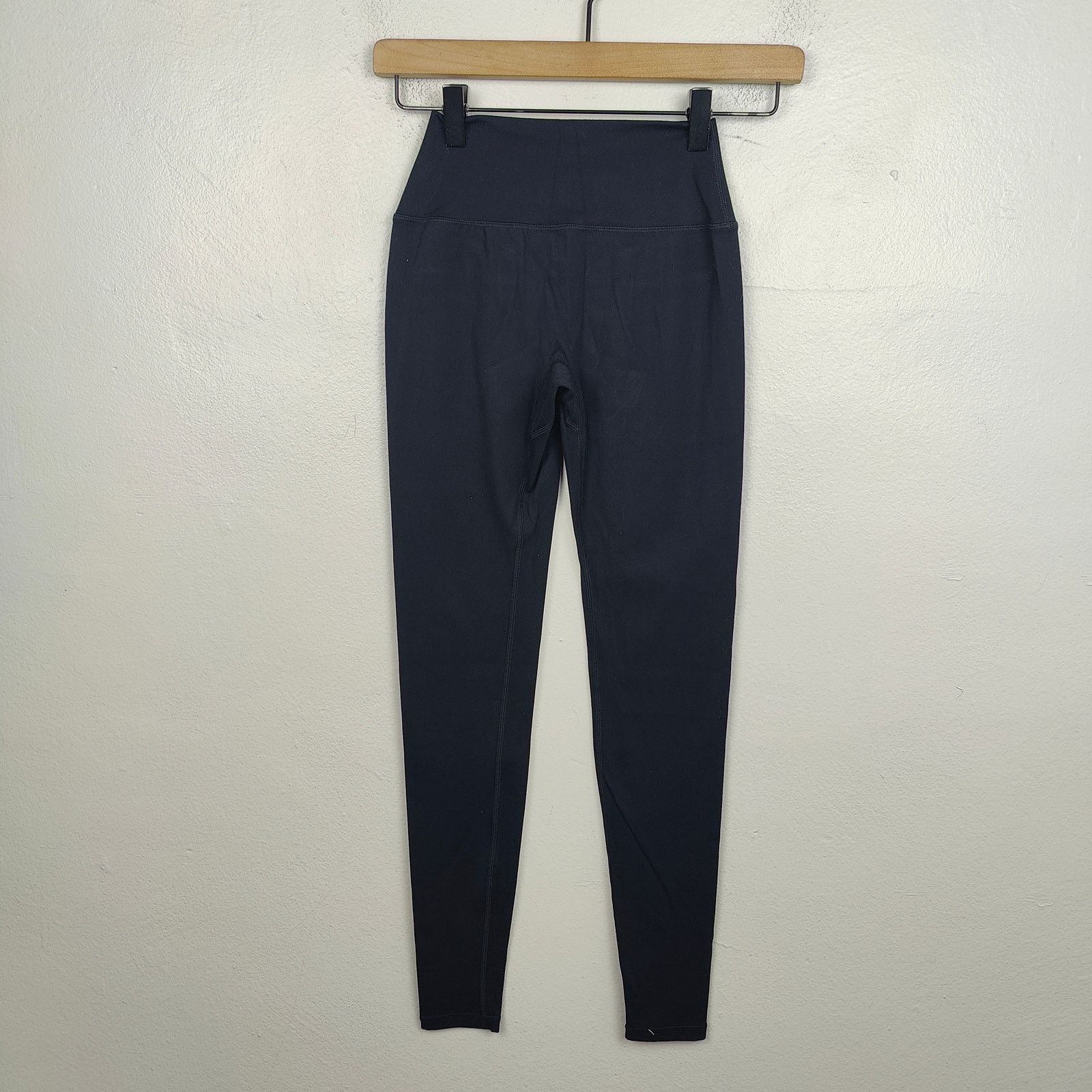 Other Alphalete Leggings Womens XS Black High Rise Brushed Size 26" / US 2 / IT 38 - 1 Thumbnail