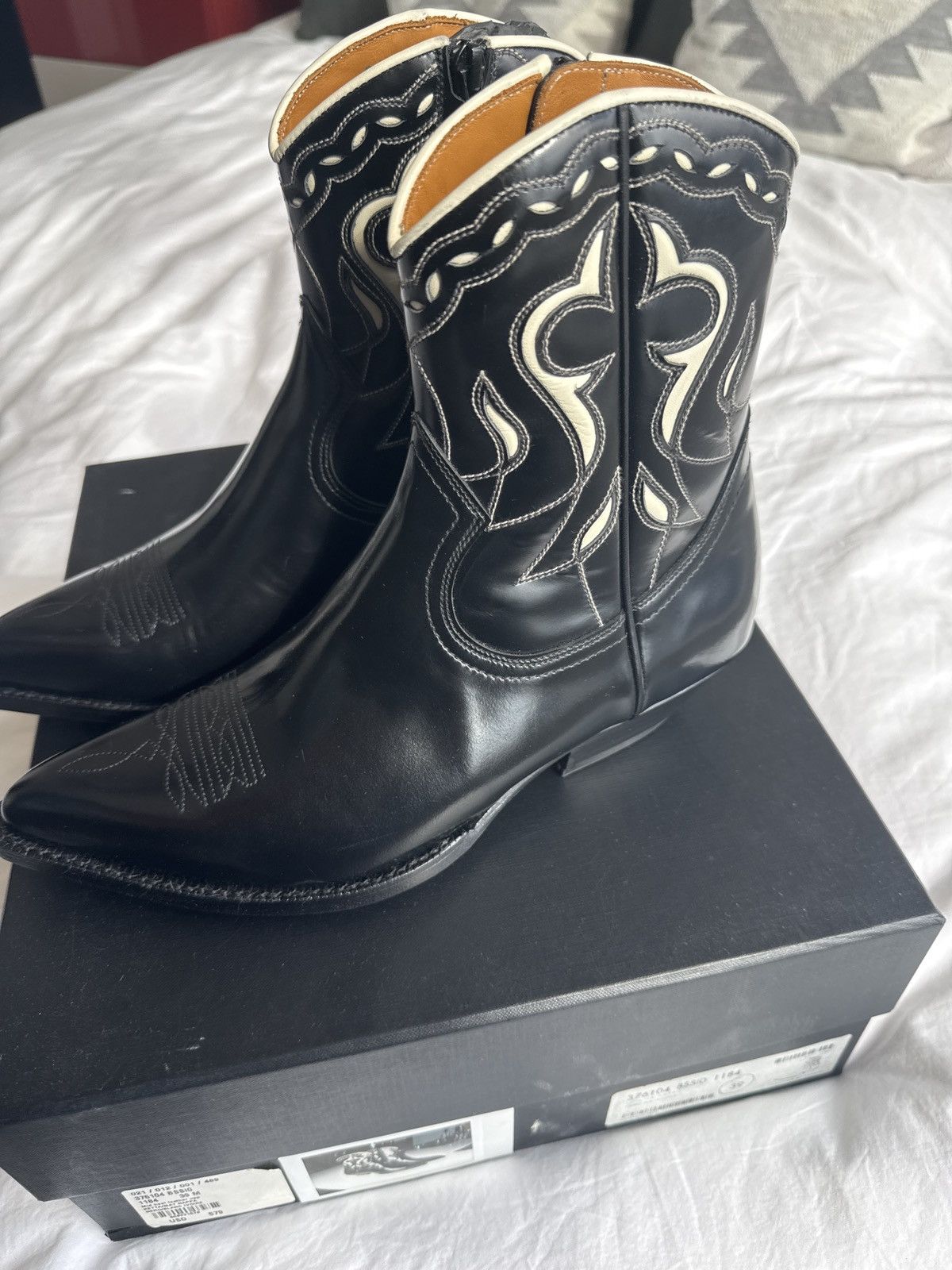 Saint Laurent Paris Saint Laurent Santiag 40, size 39 Size US 6 / EU 39 - 5 Thumbnail
