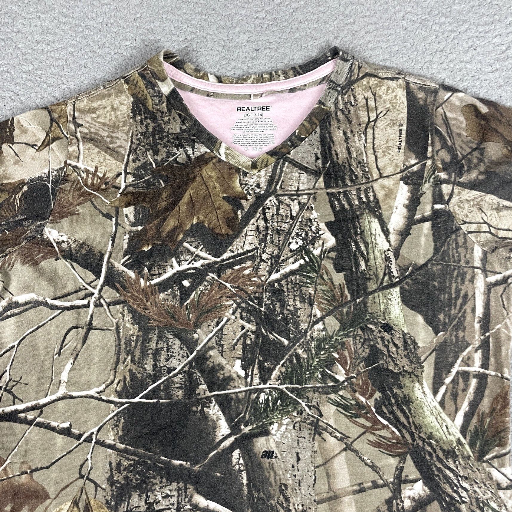 Realtree Real Tree Camo Shirt Women’s L Brown Short Sleeve V Neck Knit L 12-14 Girls Size L / US 10 / IT 46 - 2 Thumbnail