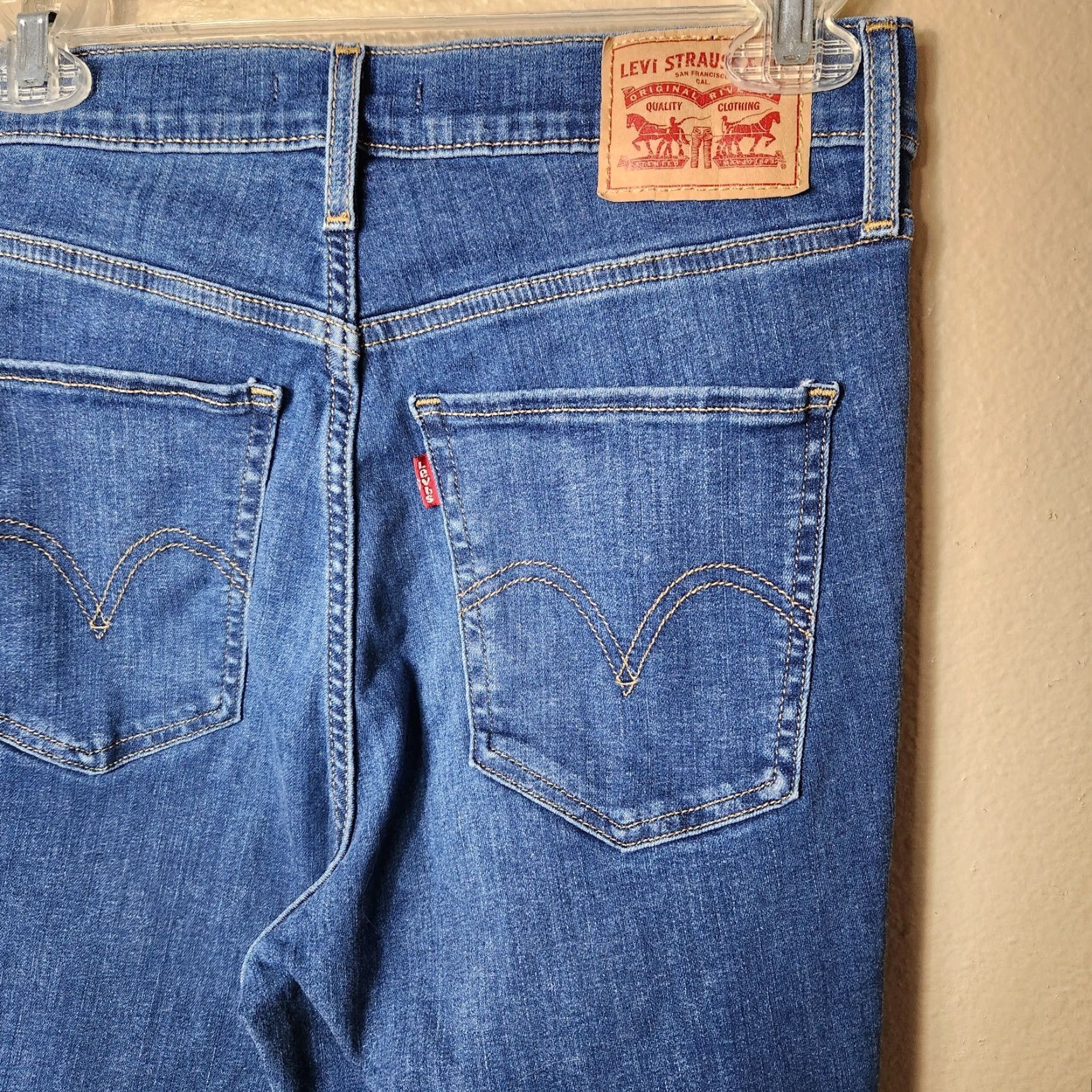 Levi's Levi's Mile High Super Skinny Jeans - Denim Distressed High Rise 30 Womens Blue Regular, 5-Pocket, Belt Loops, Medium Wash Size 30" / US 8 / IT 44 - 7 Thumbnail