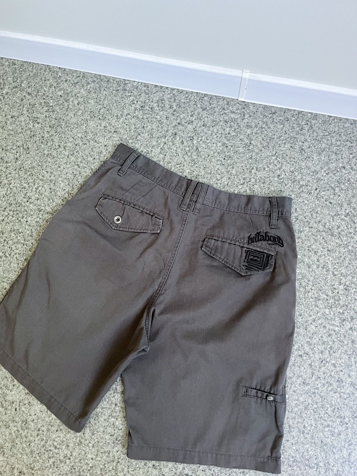 Billabong × Vintage VINTAGE BILLABONG SKATEBOARDING SHORTS SIZE 32 Size US 32 / EU 48 - 3 Thumbnail