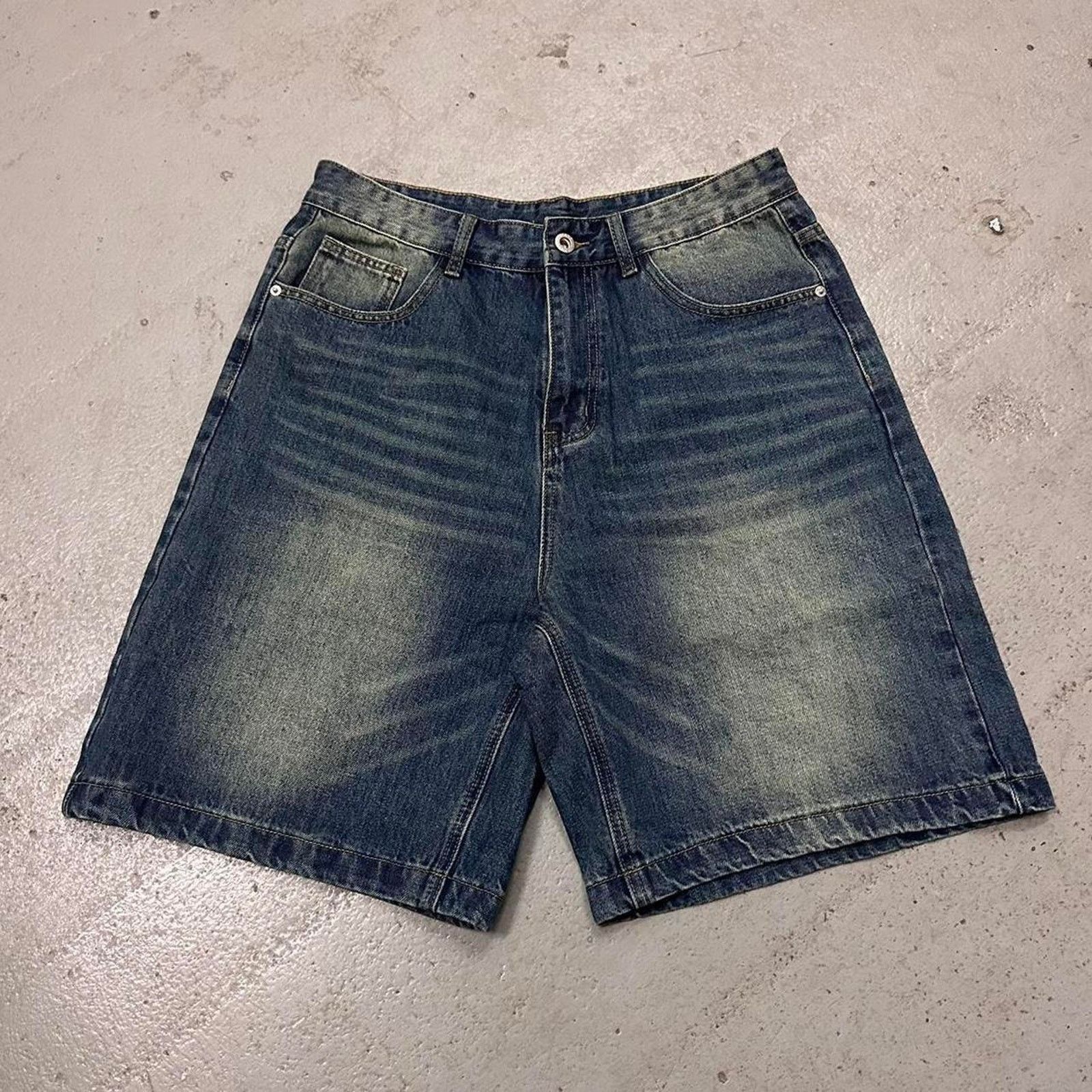 Vintage Vintage baggy y2k urban distressed denim jean SZ 34 Size US 32 / EU 48 - 1 Thumbnail