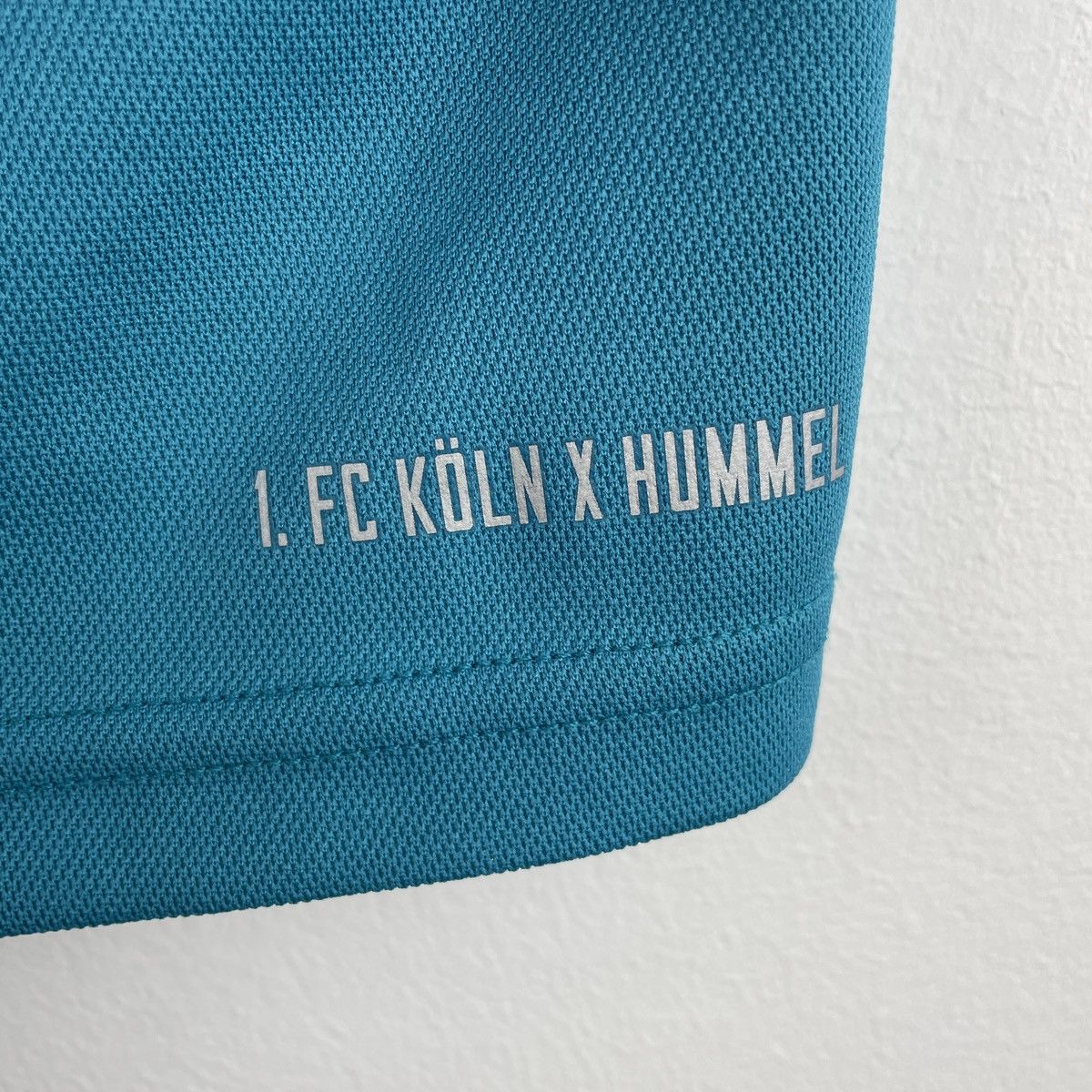 Hummel 1. FC Koln x Hummel Third Jersey Shirt 2024/2025 size L-XL Size US L / EU 52-54 / 3 - 10 Thumbnail