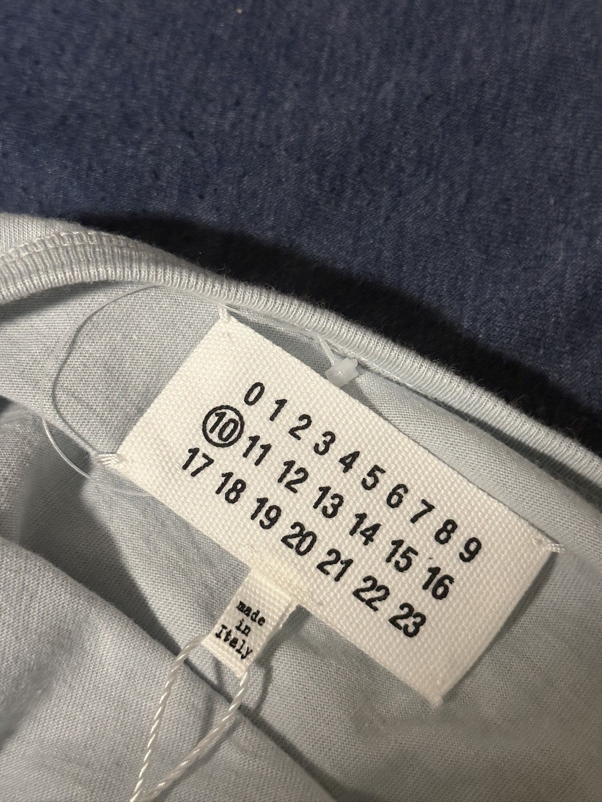 Maison Margiela Maison Margiela Upside Down Cotton Logo T-Shirt Size US L / EU 52-54 / 3 - 5 Thumbnail