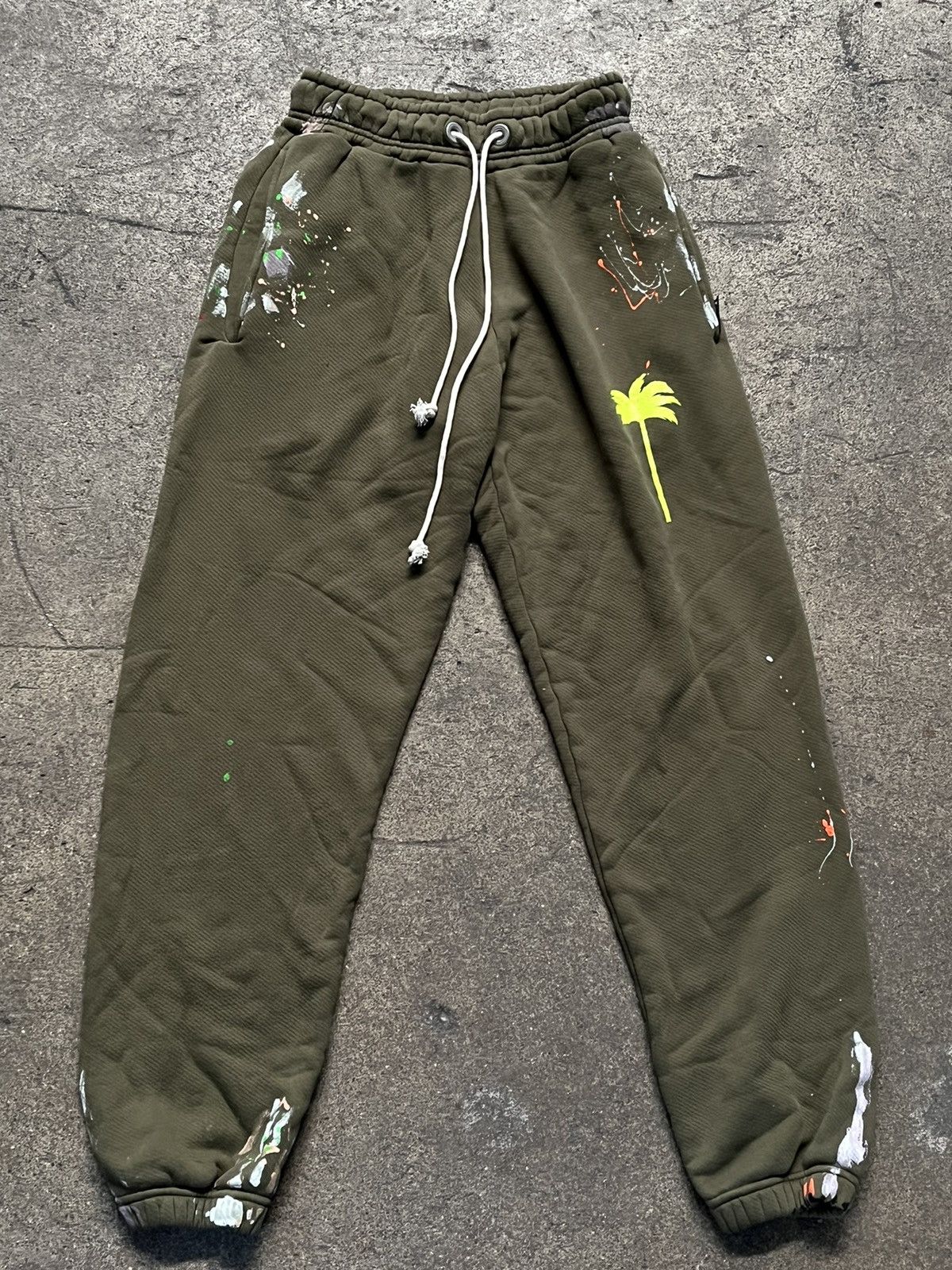 Palm Angels Palm Angels Sweatpants Palm Tree Size US 30 / EU 46 - 1 Thumbnail