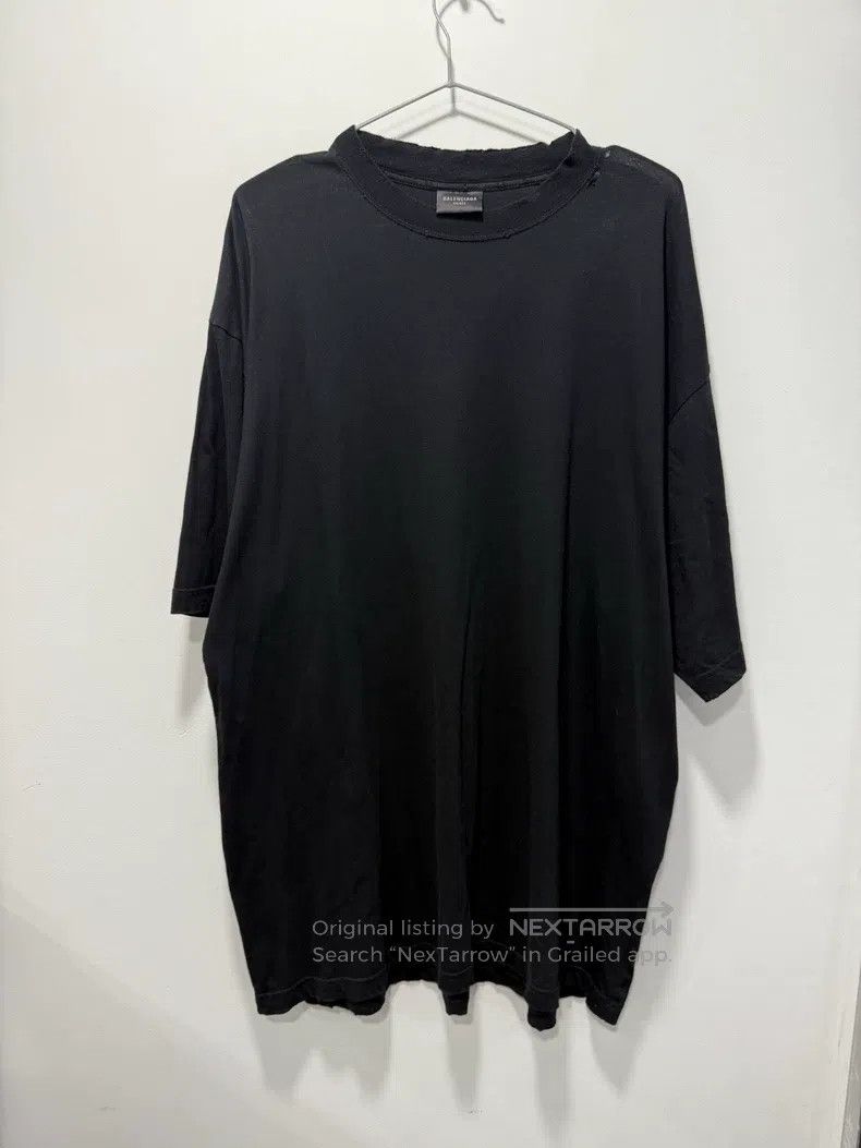 Balenciaga Balenciaga Collar Embroidered Logo Ripped Short Sleeve T-S Size US M / EU 48-50 / 2 - 1 Thumbnail