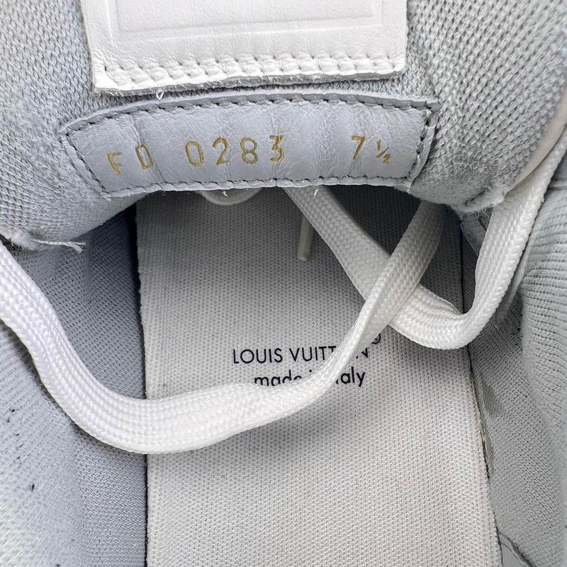 Louis Vuitton Louis Vuitton Trainer White Low-Top Fashion Sneakers Size US 10 / EU 43 - 5 Thumbnail