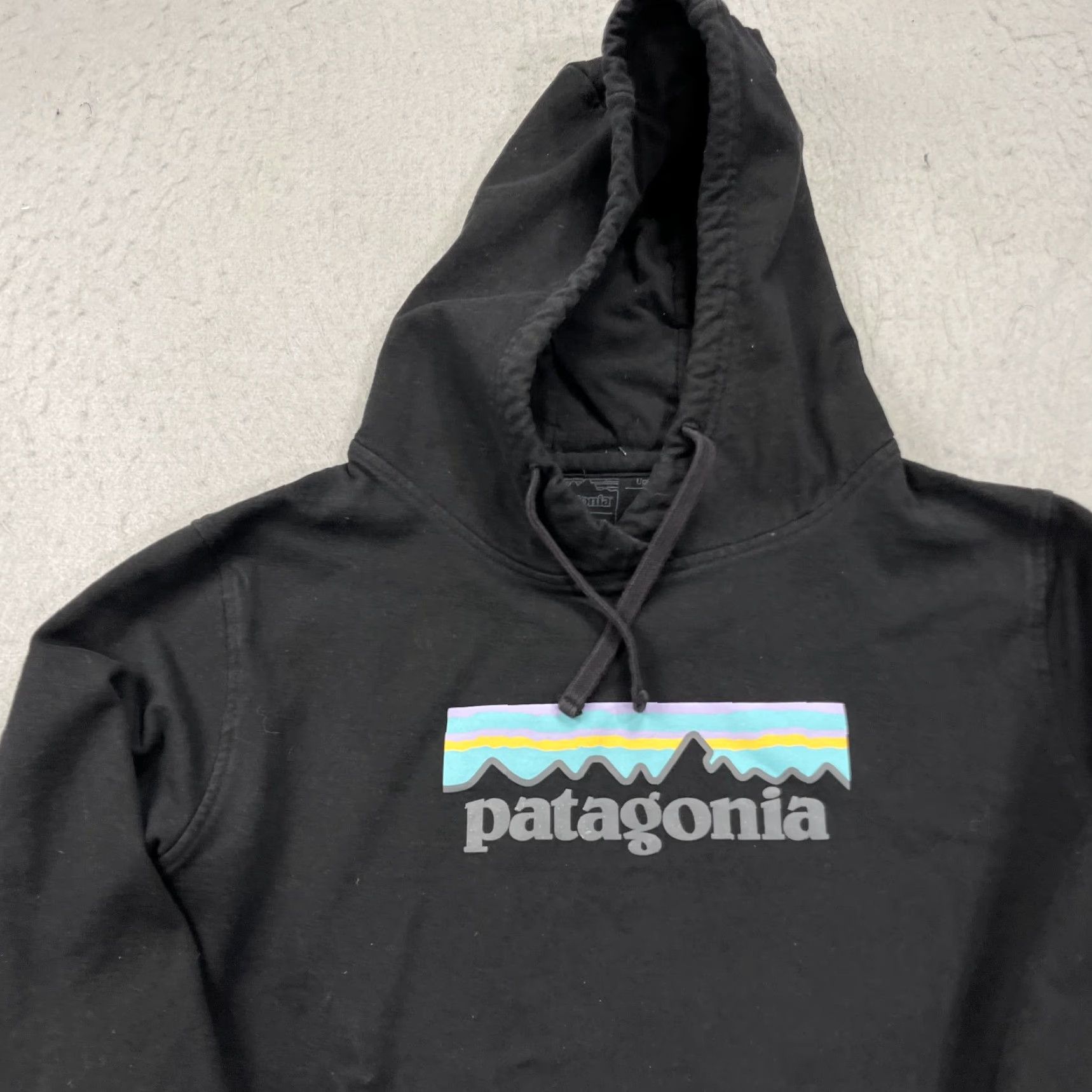 Patagonia Hoodie Womens M Black Uprisal Hoody Pullover Cropped Sweatshirt