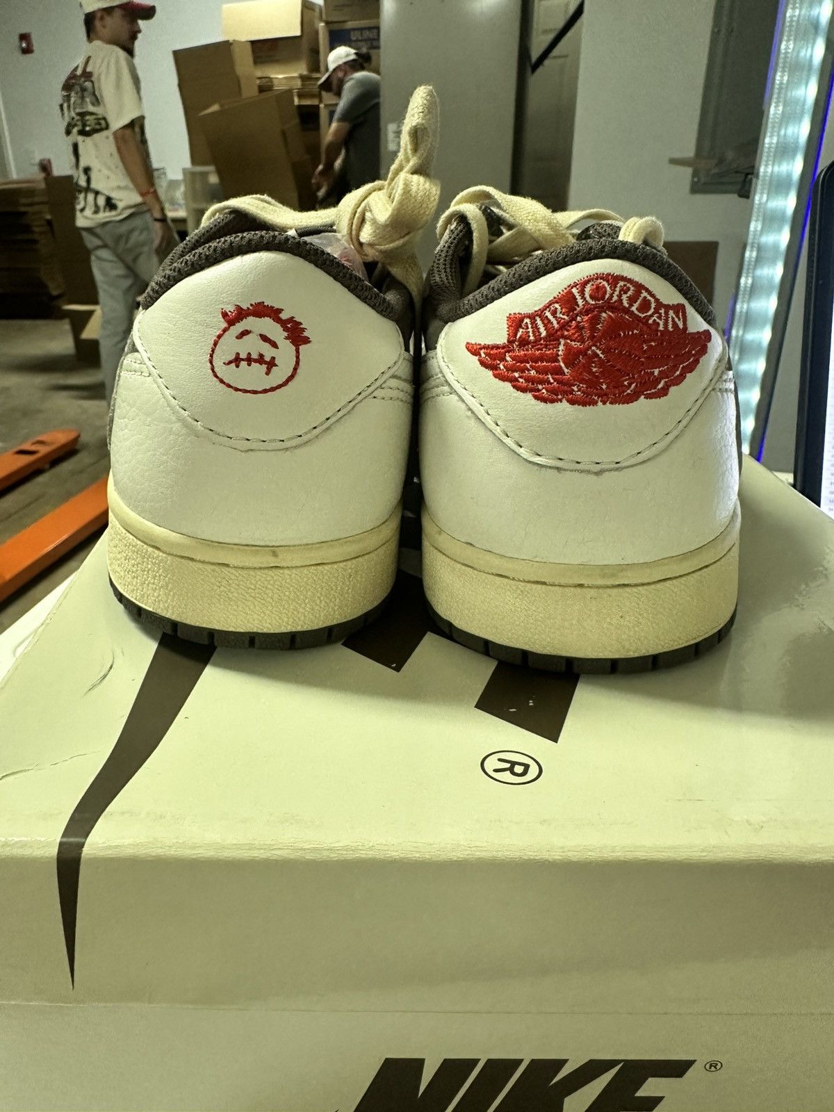 Nike × Travis Scott Travis reverse mocha Size US 5.5 / EU 38 - 3 Thumbnail