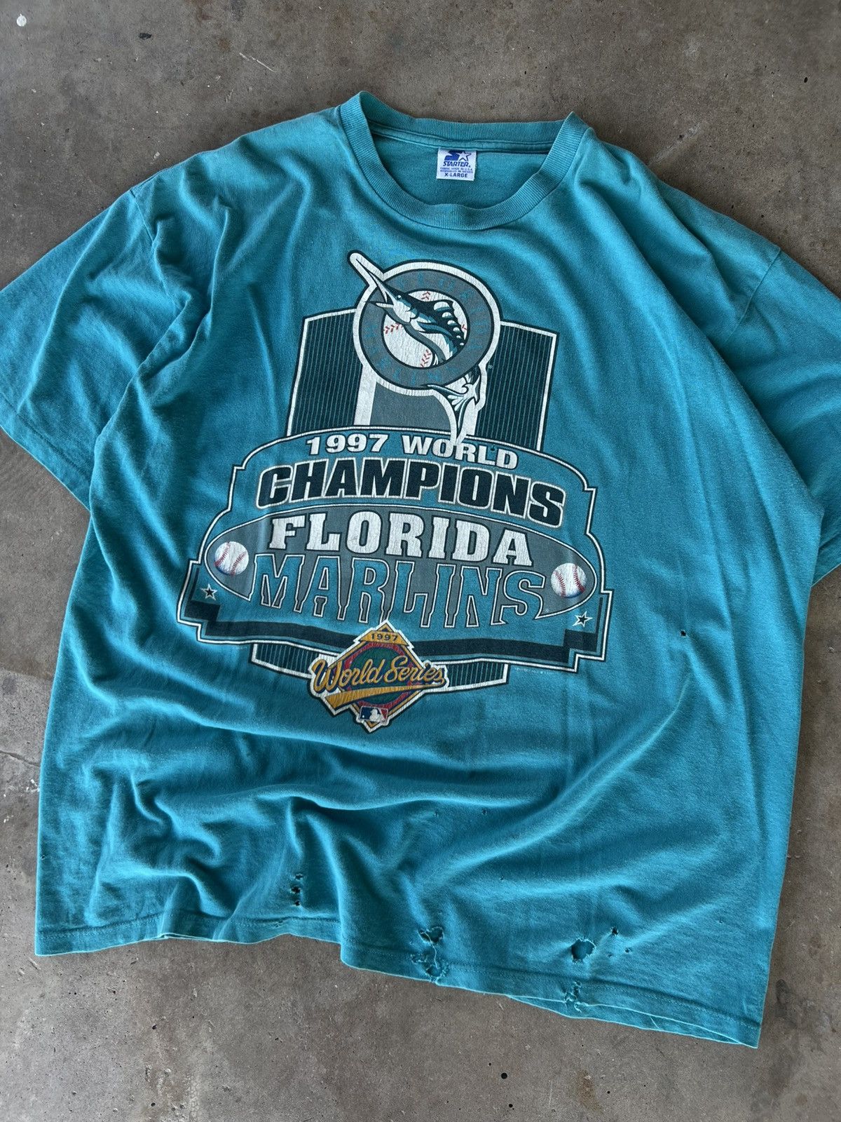 Starter Vintage 90’s Starter Distressed Florida Marlins MLB T Shirt Size US XL / EU 56 / 4 - 2 Thumbnail