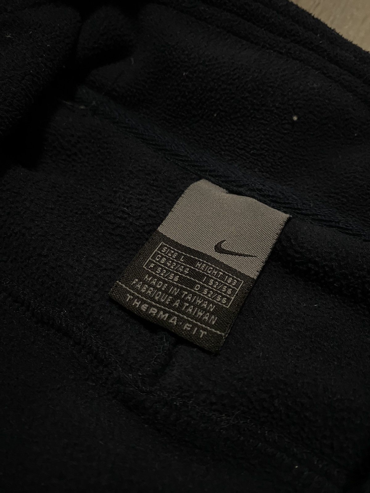 Nike Vintage England Nike Nylon Rugby Fleece Jacket Blue Red Y2K Size US L / EU 52-54 / 3 - 5 Thumbnail