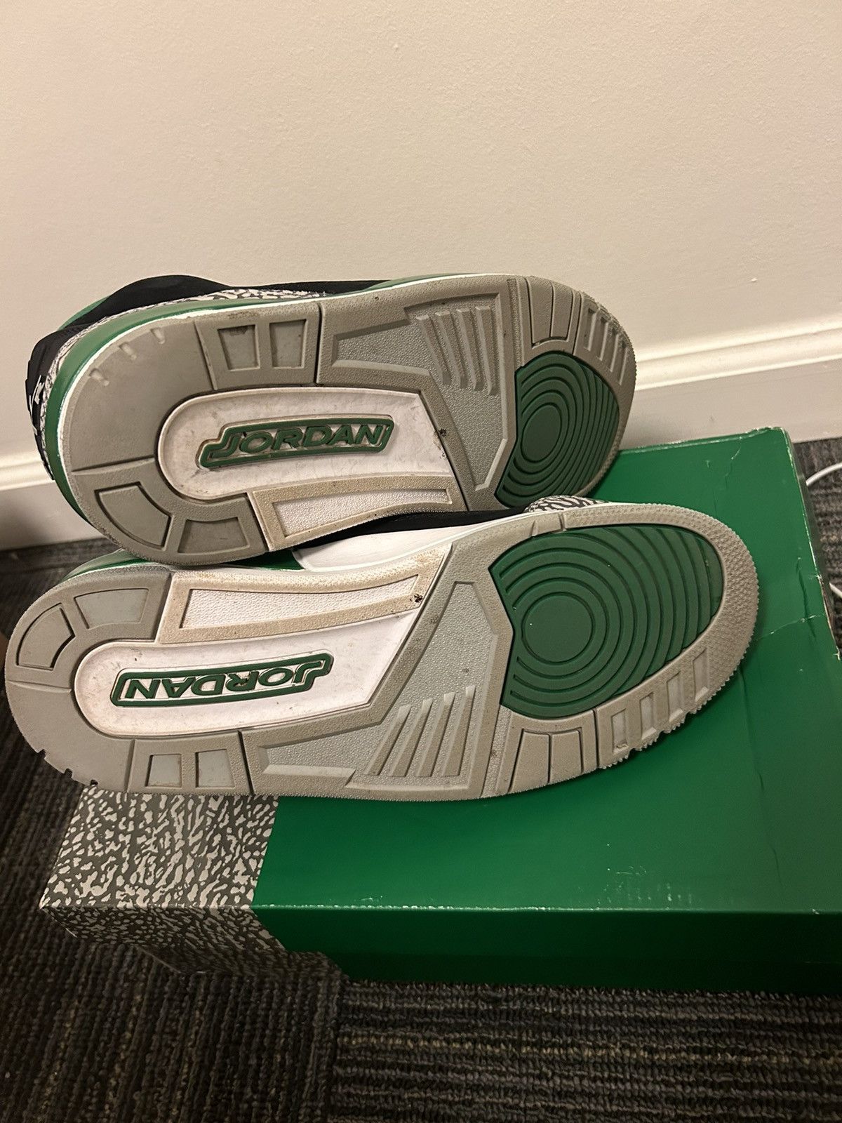 Jordan Brand Jordan Pine Green 3 Size US 9 / EU 42 - 4 Thumbnail