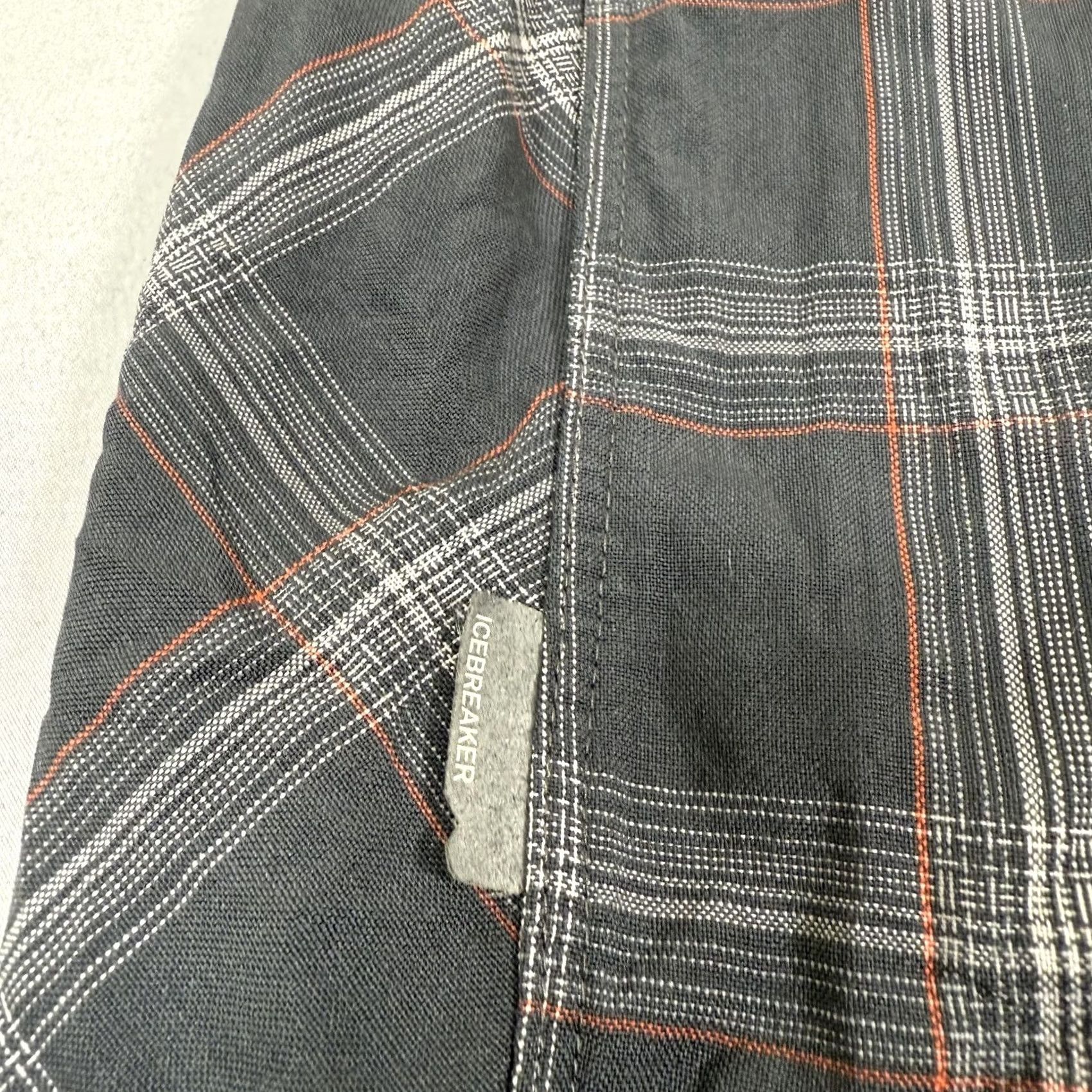 Icebreaker Icebreaker Shirt Mens Medium Merino Wool Plaid Button-Up Gray Short Sleeve Outdoor Casual Travel Concert Mens Size US M / EU 48-50 / 2 - 3 Thumbnail