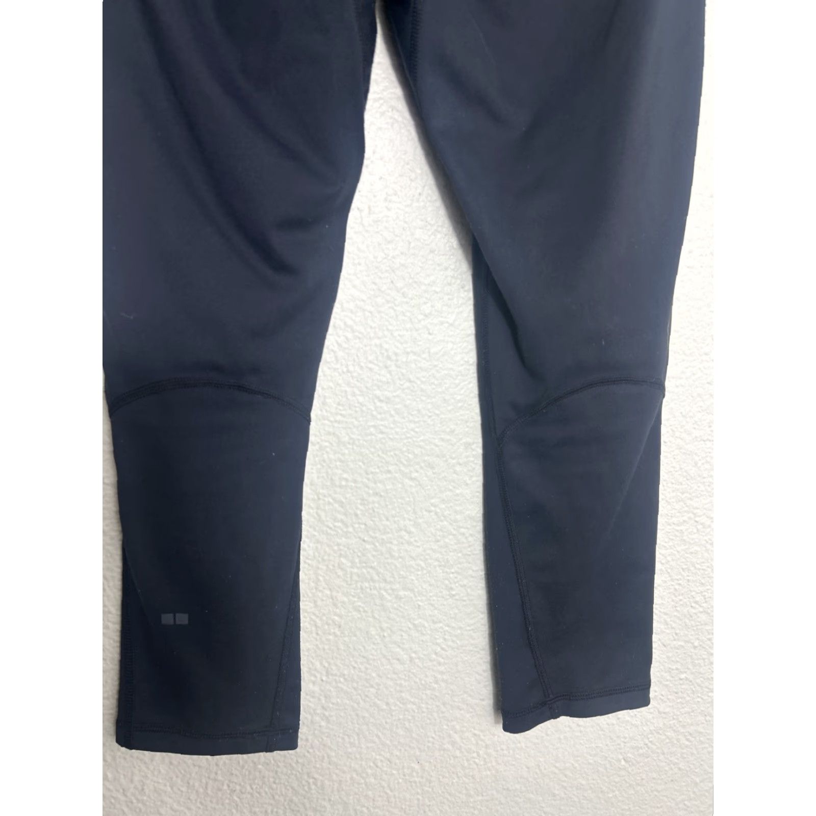 Uniqlo VINTAGE Uniqlo Womens Capri Yoga Pants Leggings Capris 28x24 M Black Capris Yoga Womens M Black Capris leggings Size 32" / US 10 / IT 46 - 7 Thumbnail