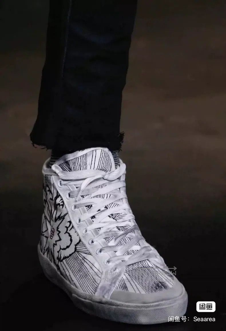 Saint Laurent Paris Saint Laurent Paris Canvas Embroidered Fist Glove Sneakers Size US 8 / EU 41 - 9 Thumbnail