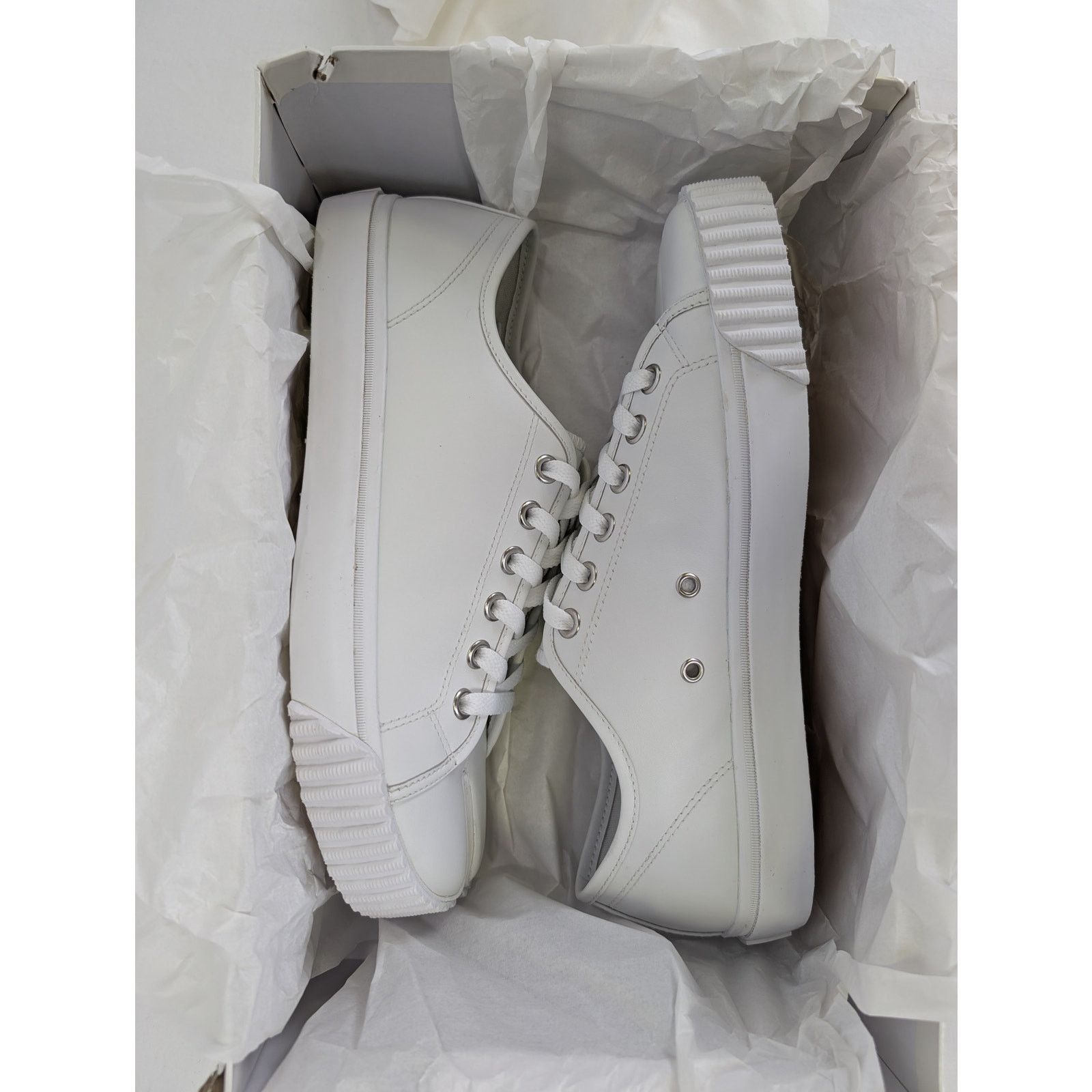 Maison Margiela o1rshd1 Tabi Low Top Sneakers in White Size US 9.5 / EU 42-43 - 19 Thumbnail