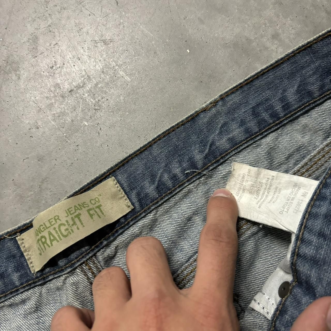 Japanese Brand × Vintage Crazy Vintage Y2K/2000s Grunge Medium Wash Essential Denim Jeans! Size US 36 / EU 52 - 8 Thumbnail