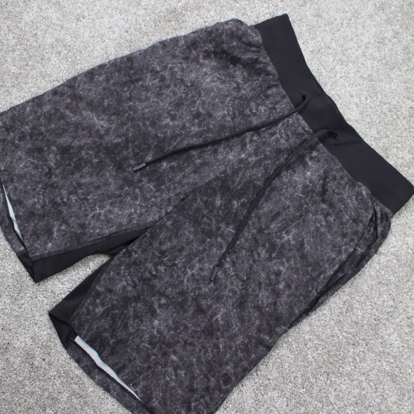 Lululemon Lululemon T.H.E. Shorts Men Small Gray Inseam 9" Athletic Stretch Polyester Blend Linerless Size US 29 - 3 Thumbnail