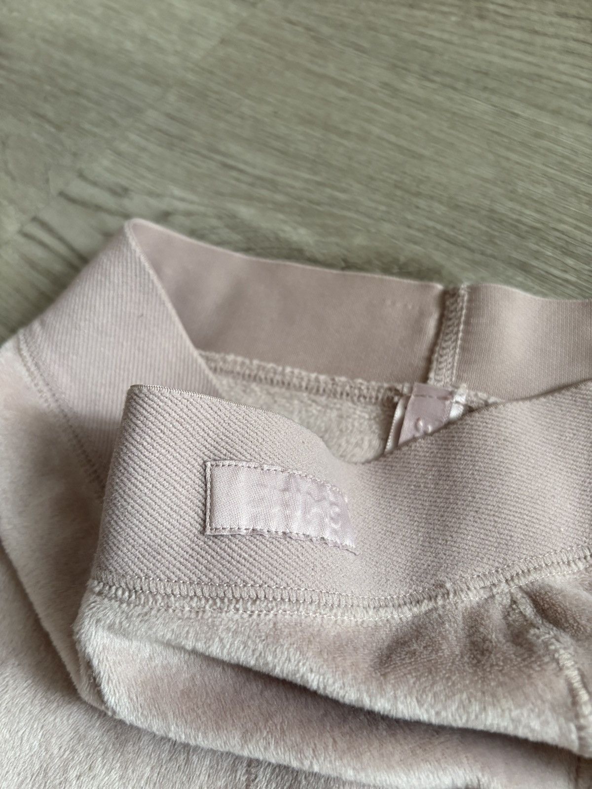 SKIMS SKIMS Pink Mauve Velvet Cycling Shorts – Y2K Soft Girl Fit Size 23" - 6 Thumbnail