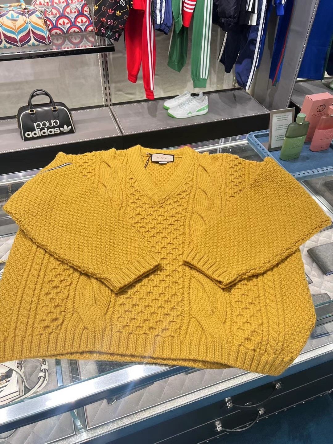 Gucci Gucci Detachable long-sleeved twisted braided V-neck pullov Size US M / EU 48-50 / 2 - 1 Thumbnail