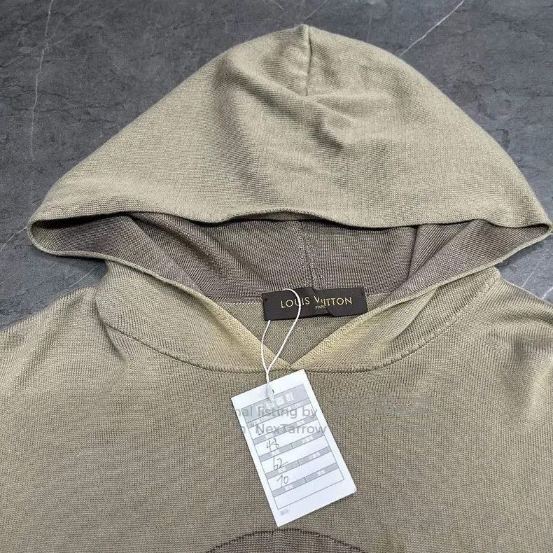 Louis Vuitton Louis Vuitton Embroidered Logo Hoodie. Size US L / EU 52-54 / 3 - 3 Thumbnail
