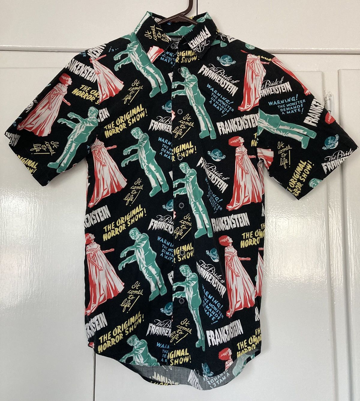 Universal Studios UNIVERSAL MONSTERS BUTTON SHIRT BRIDE OF FRANKENSTEIN HORROR Size US S / EU 44-46 / 1 - 3 Thumbnail
