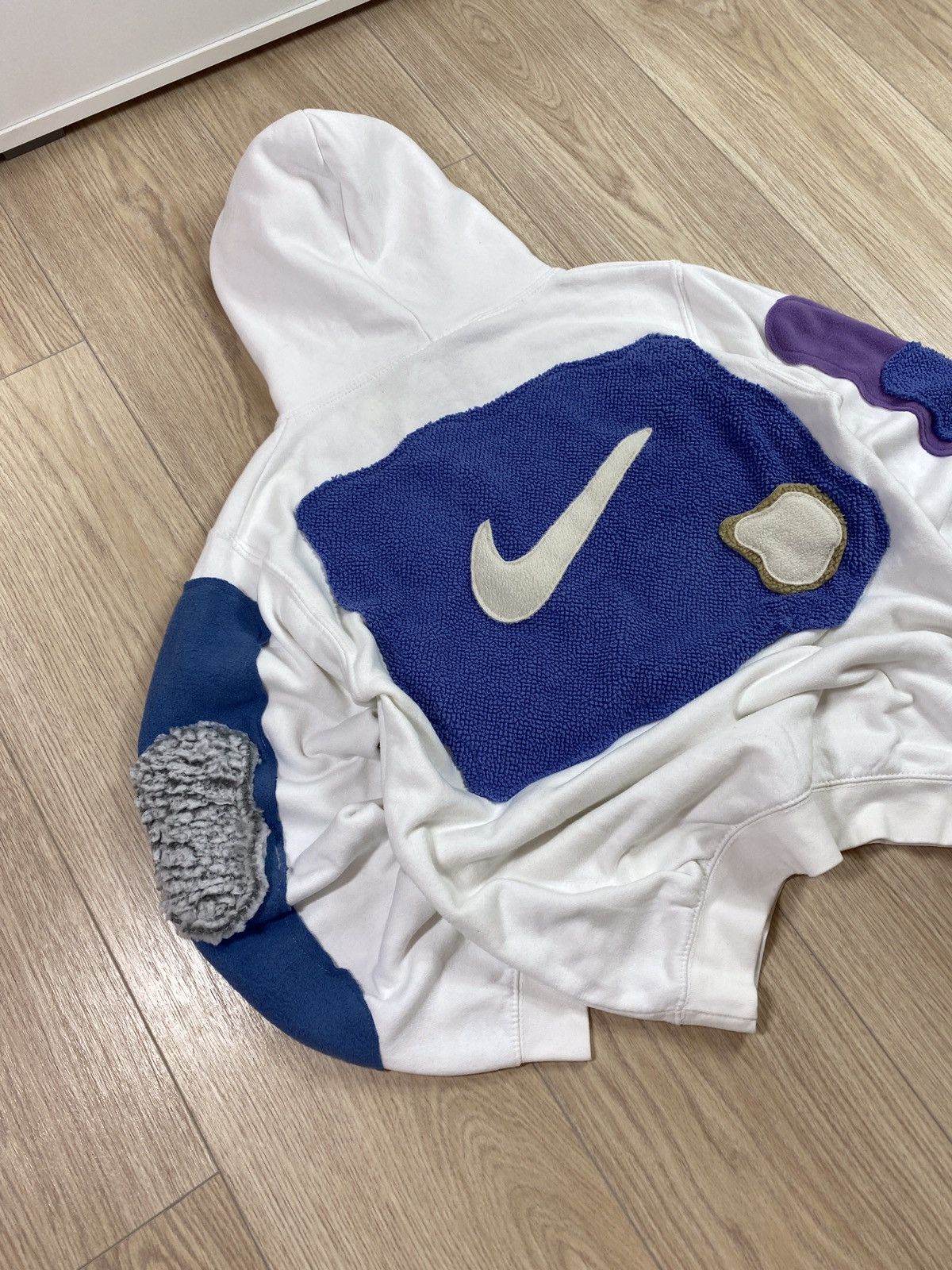Nike × Vintage Vintage Nike Custom UFO Center Swoosh Oversize Hoodie Y2K UK Size US S / EU 44-46 / 1 - 10 Thumbnail