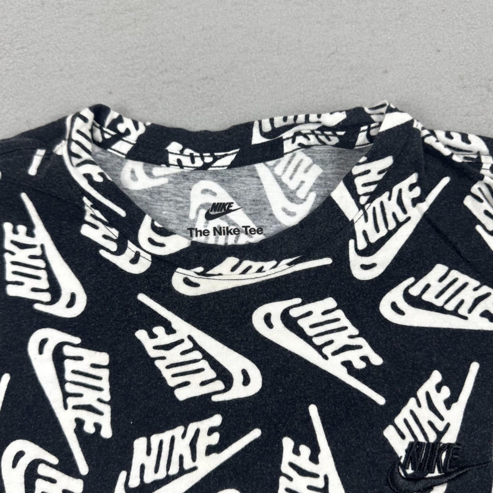 Nike VINTAGE? Nike Shirt Mens Small Black White The Nike Tee All Over Print Swoosh Logo AOP Size US M / EU 48-50 / 2 - 5 Thumbnail