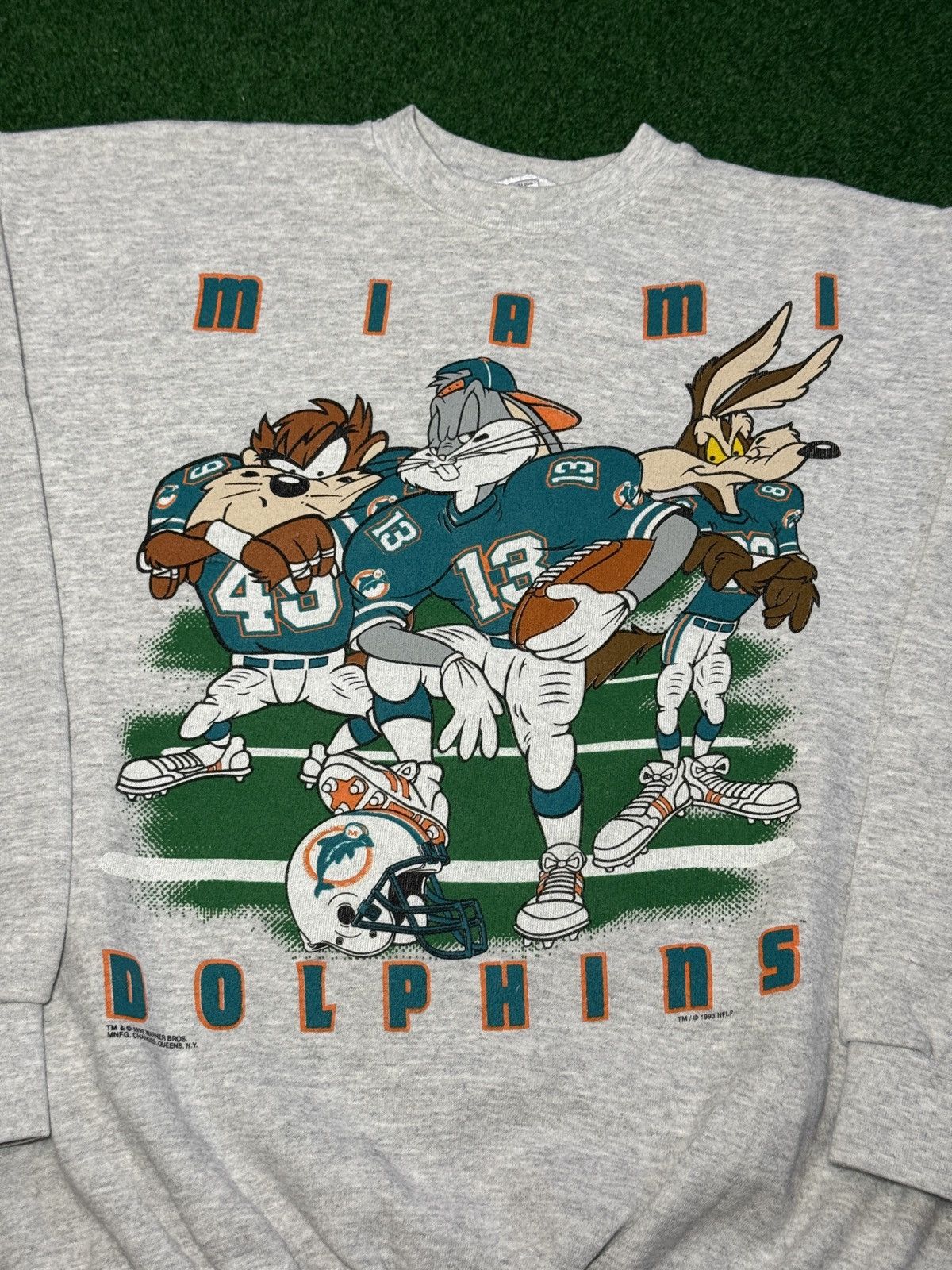 Tultex Vtg 90s Miami Dolphins RARE Looney Tunes Cartoon Sweatshirt Size US XL / EU 56 / 4 - 2 Thumbnail