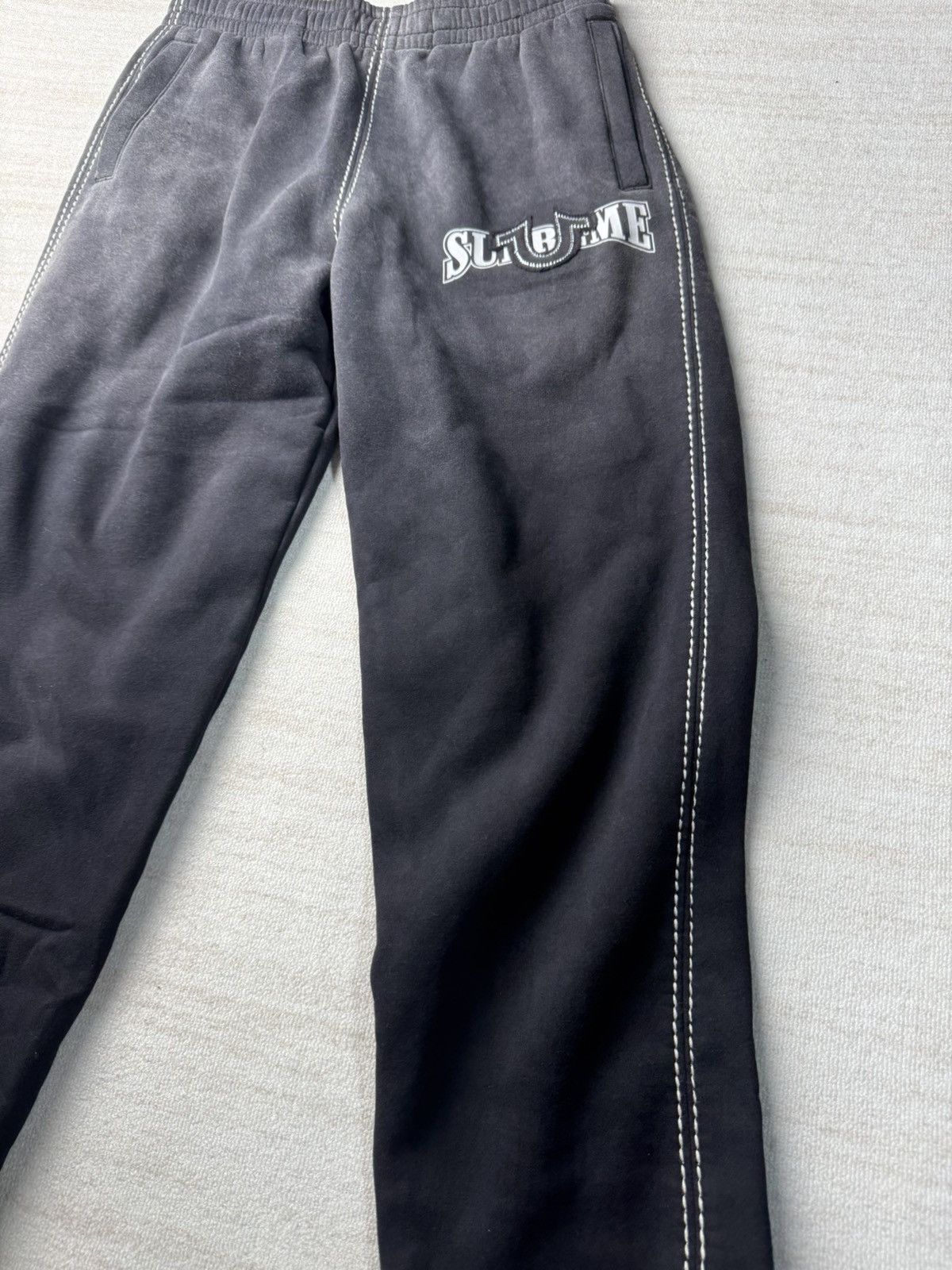 Supreme × True Religion Supreme true religion sweatpants Size US 30 / EU 46 - 3 Thumbnail