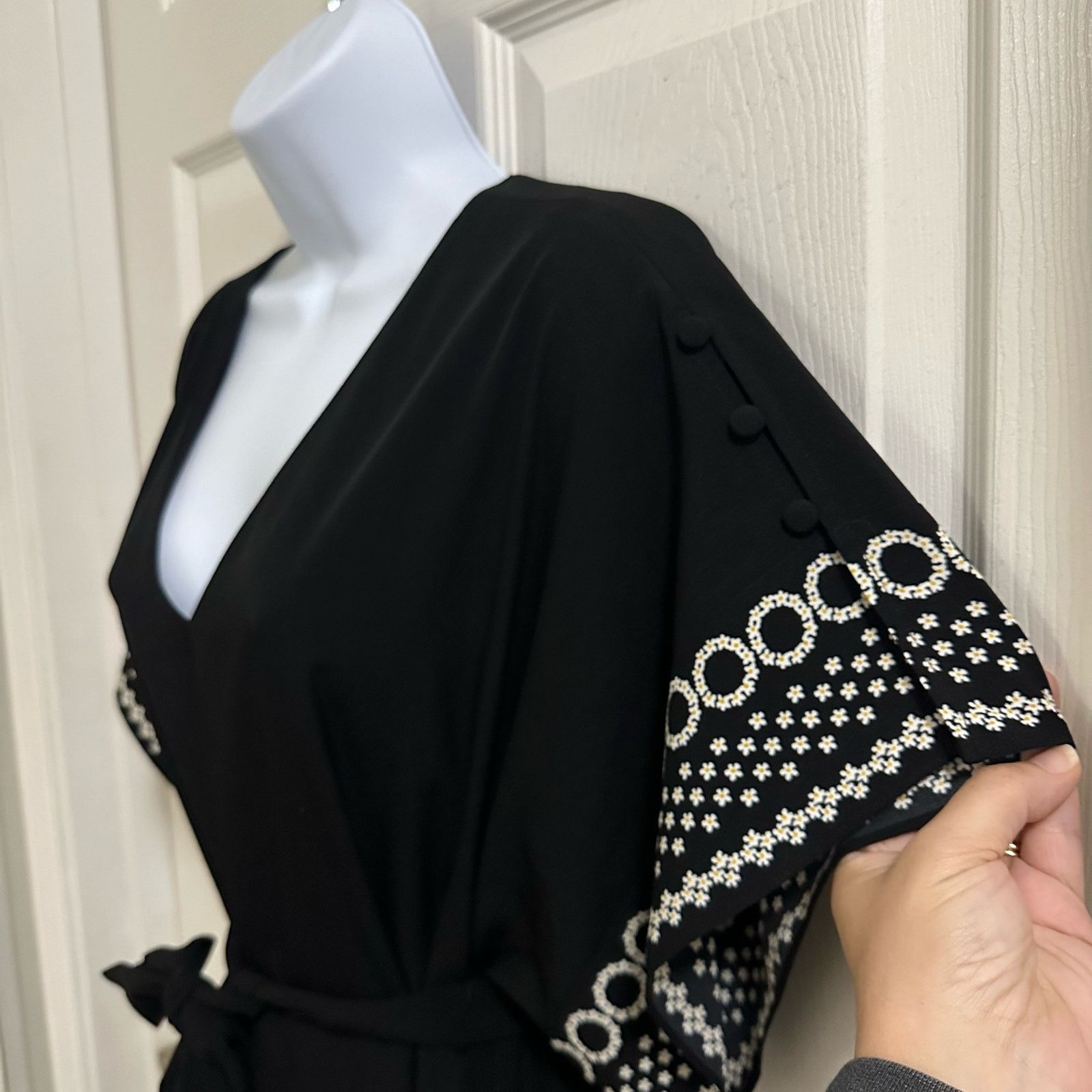 Ted Baker Ted Baker Becci Scarf-Print Black Floral Midi Dress, Small Size S / US 4 / IT 40 - 4 Thumbnail