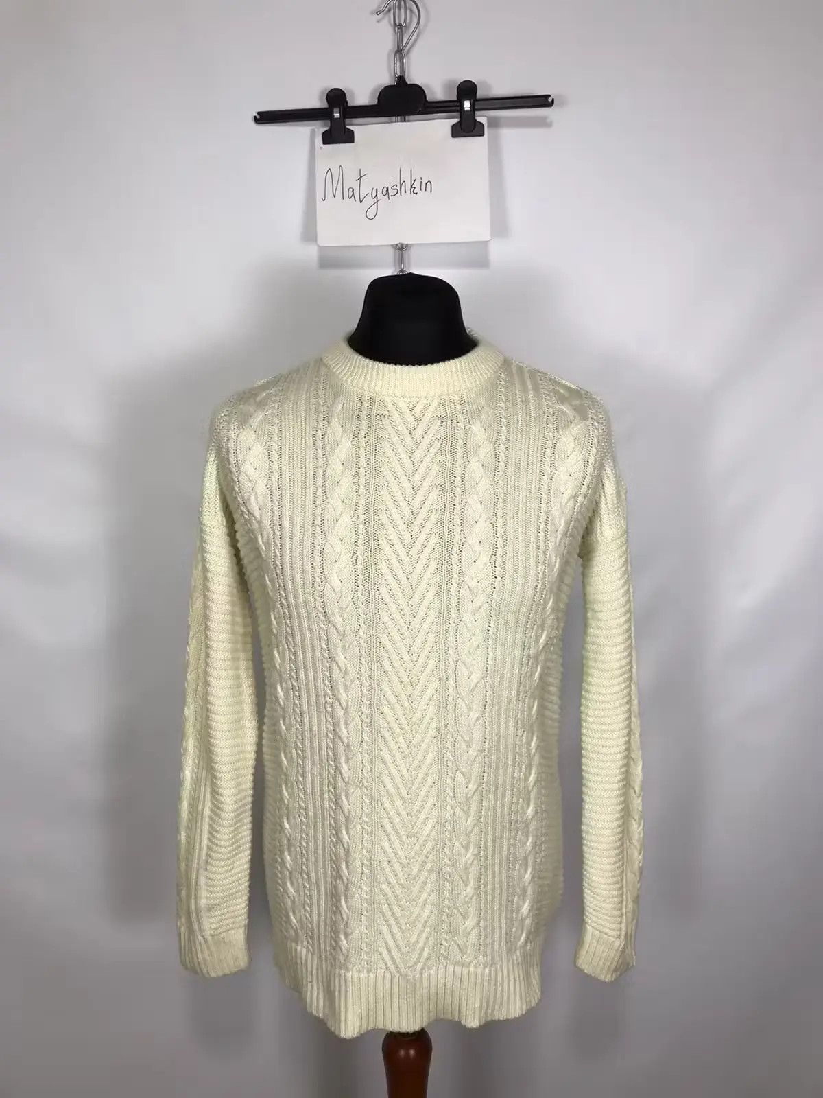 Uniqlo Uniqlo crew neck knit sweater size S Size US S / EU 44-46 / 1 - 1 Thumbnail