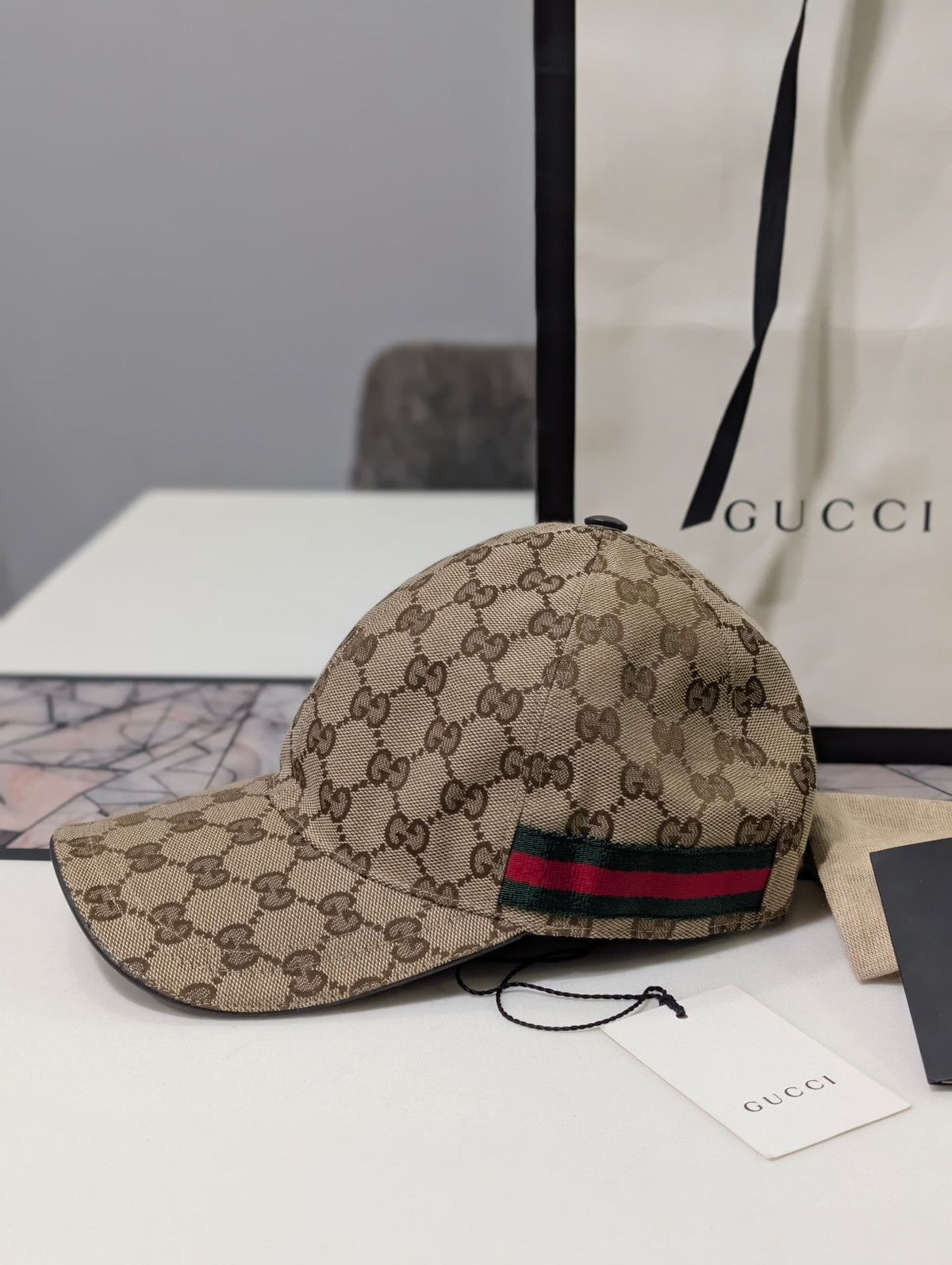 Gucci Authentic Gucci GG Canvas Baseball Cap Size ONE SIZE - 3 Thumbnail