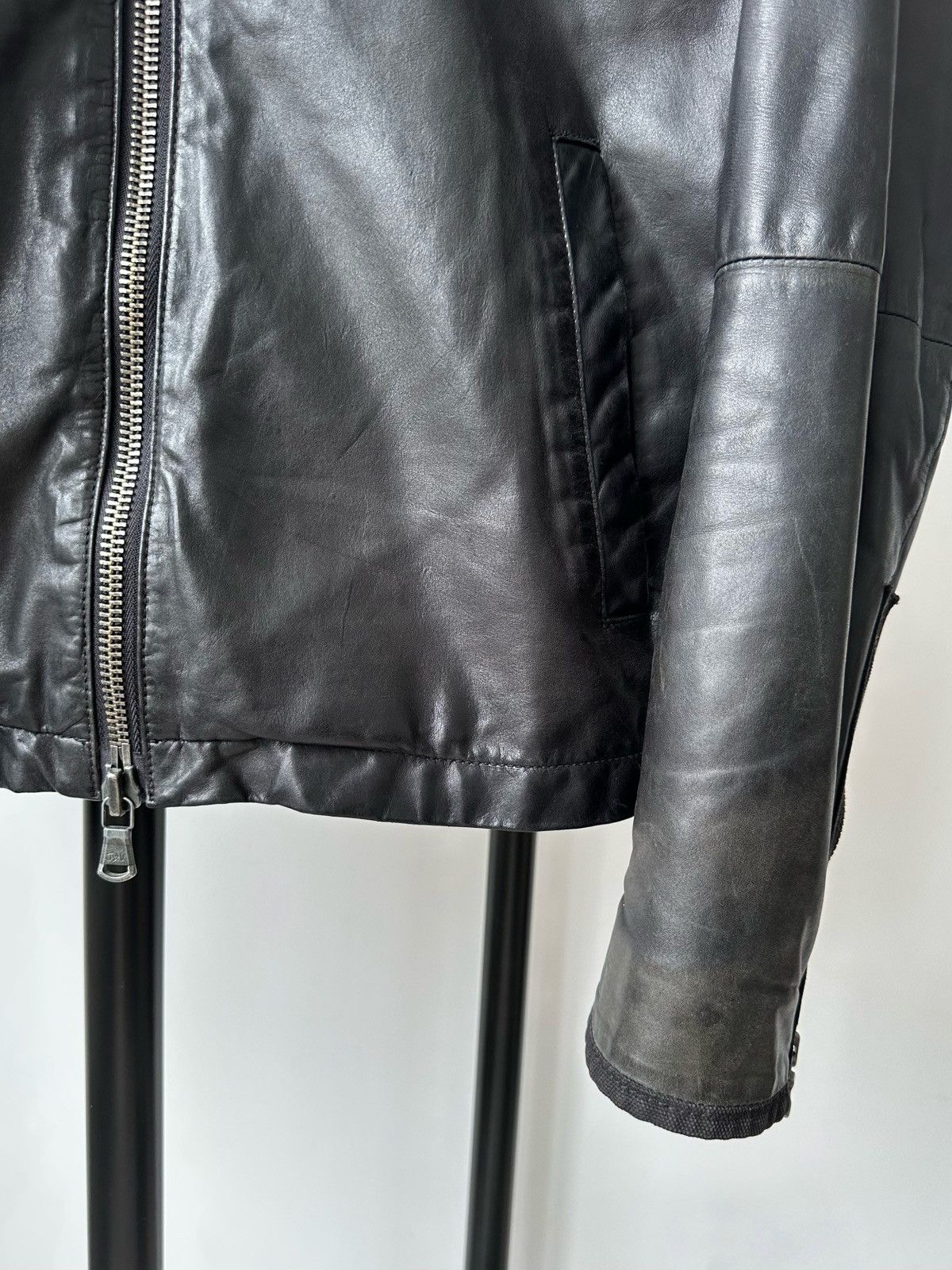 John Varvatos John Varvatos Classic Black Washed Leather Biker Jacket Size US M / EU 48-50 / 2 - 5 Thumbnail